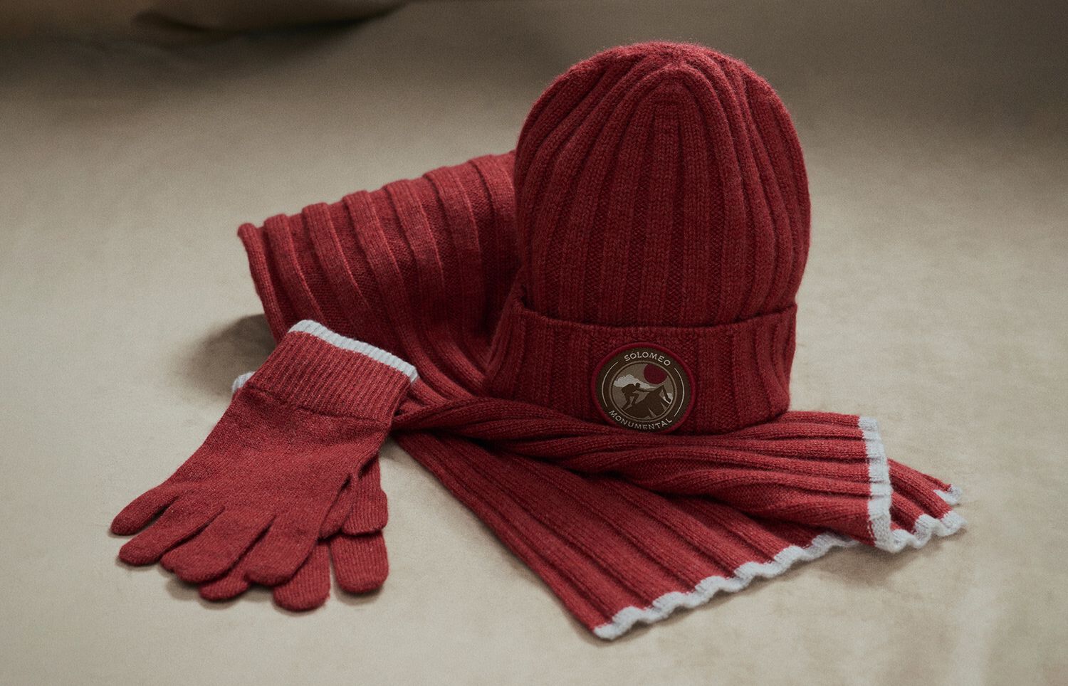 ブルネロ　ニット帽 メンズ 向け オレンジ ニットキャップ | Brunello Cucinelli