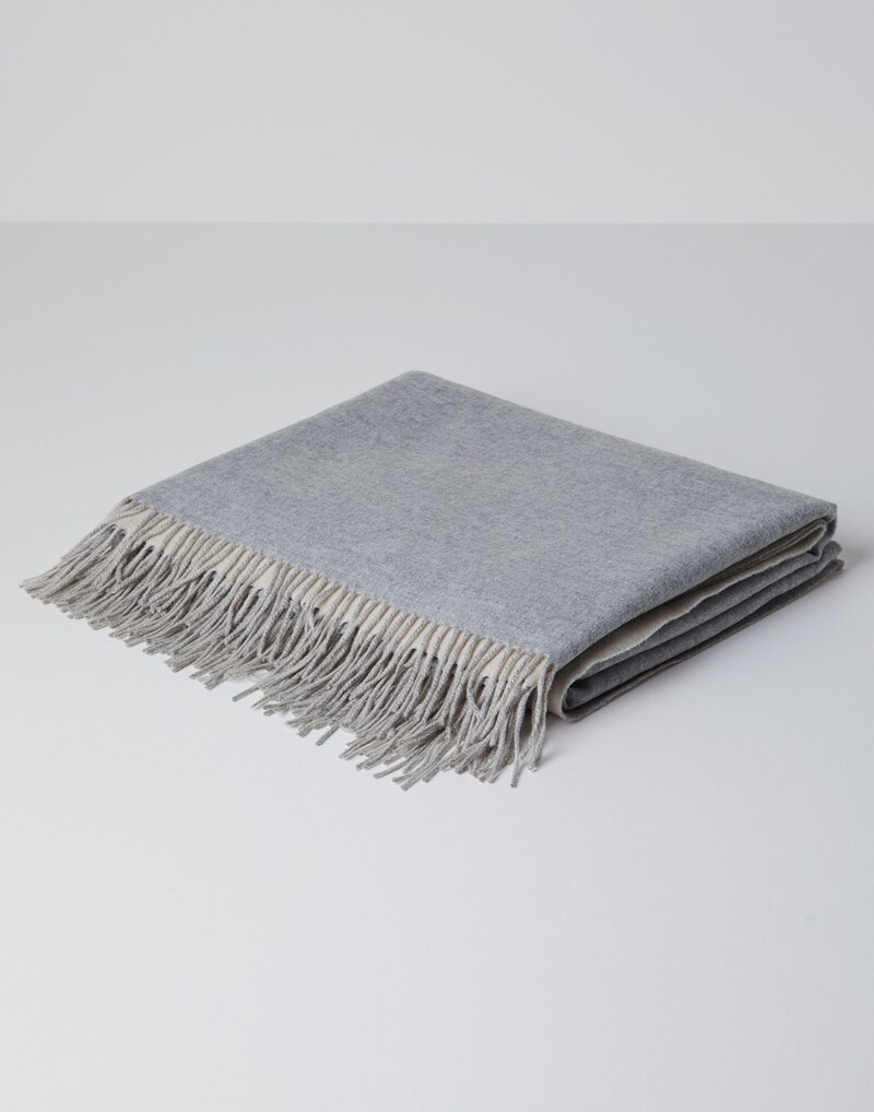 Candles, blankets, cushions and desk accessories | Brunello Cucinelli