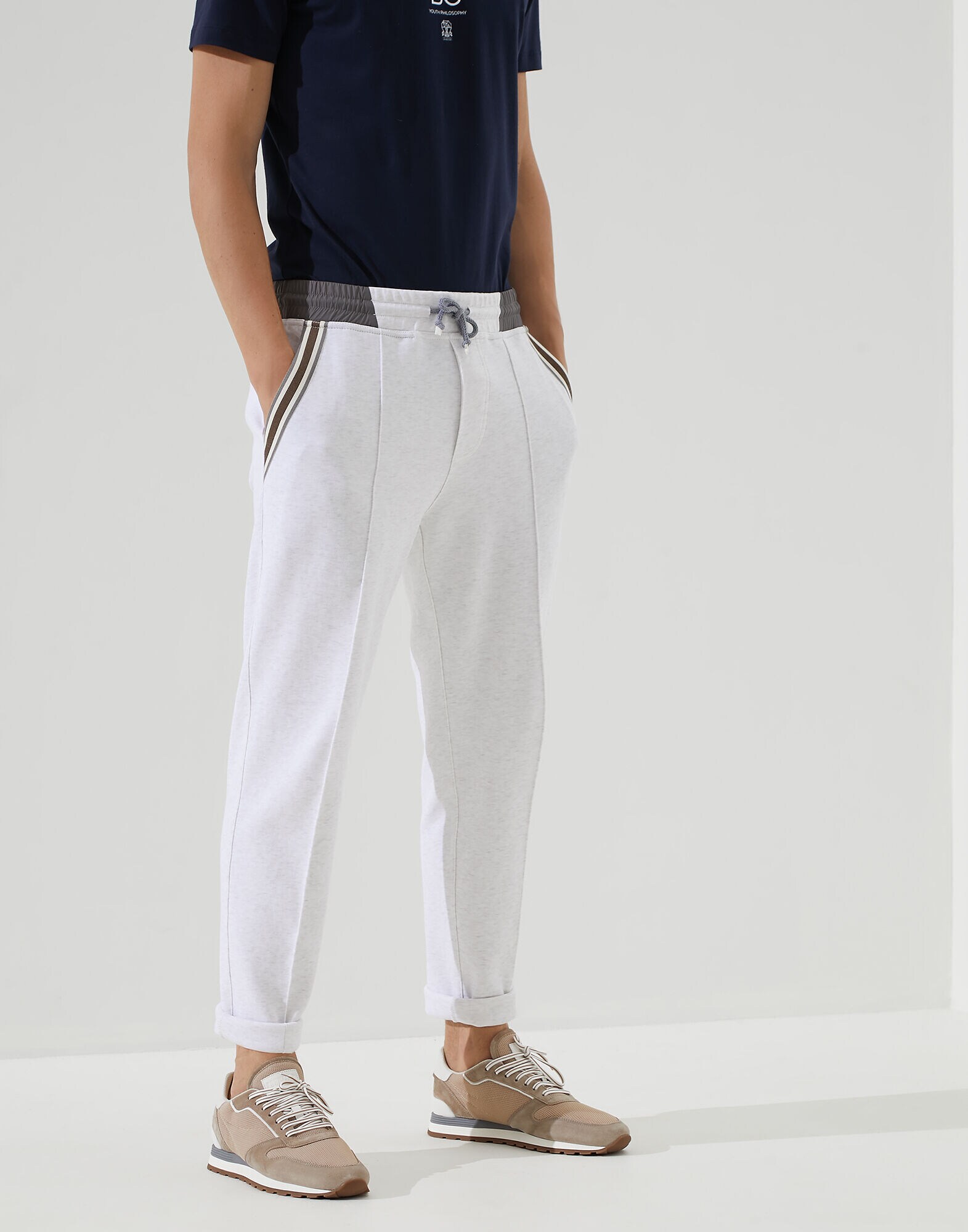 chandal gris hombre