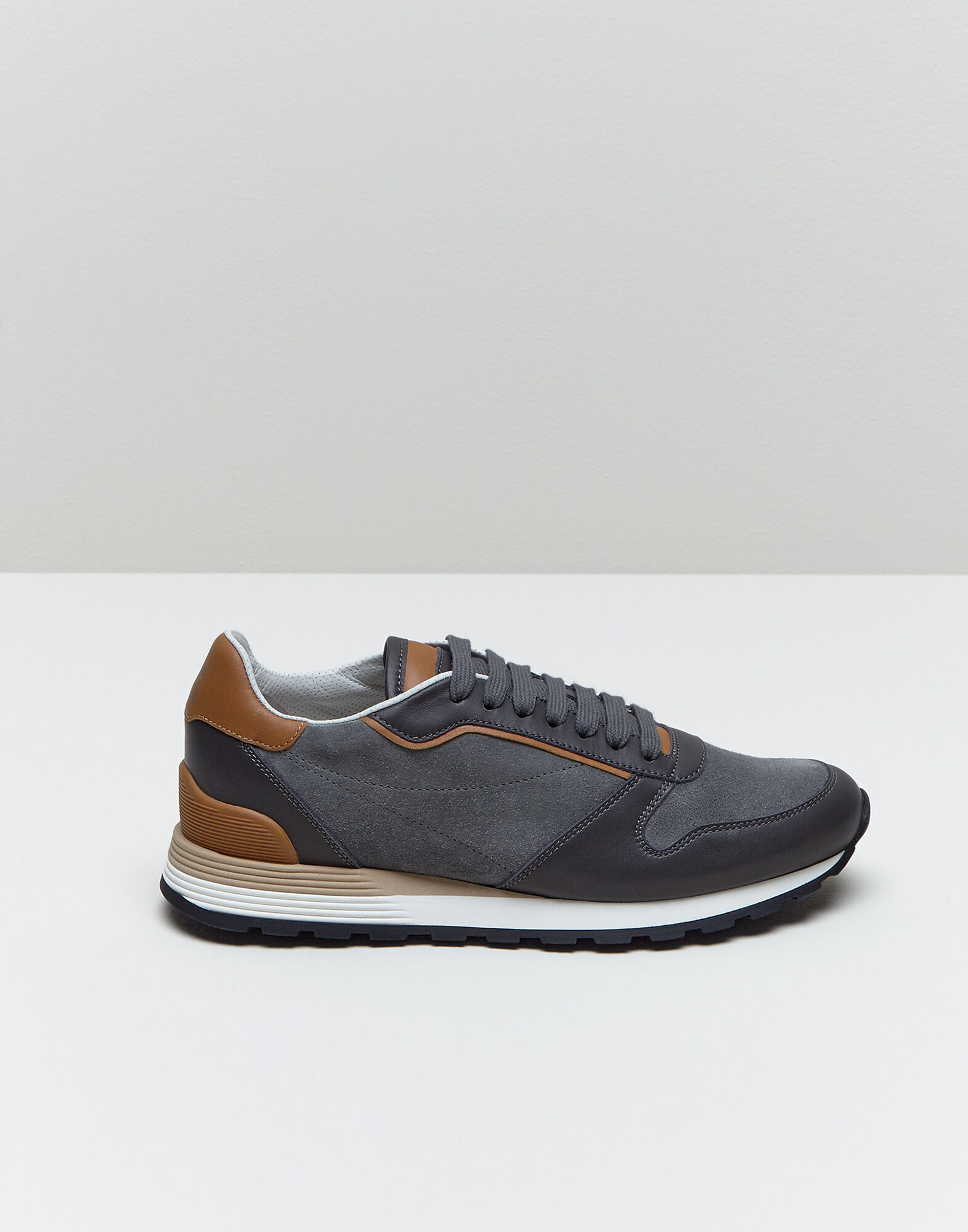 Brunello Cucinelli Sneakers aus Veloursleder Grau Größe Brunello Cucinelli Sneakers aus Veloursleder Grau Größe