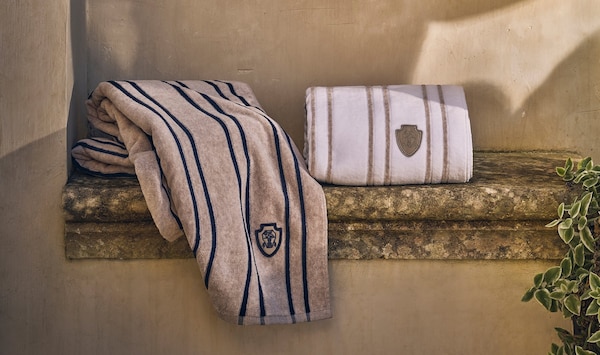 Lifestyle - Bathrobes & Towels