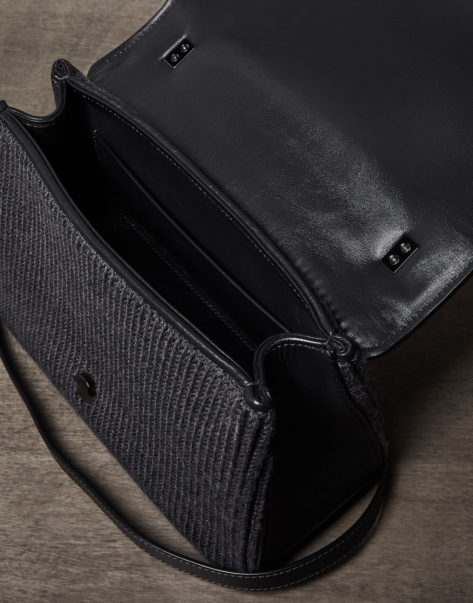 Crossbody Bag - Full look