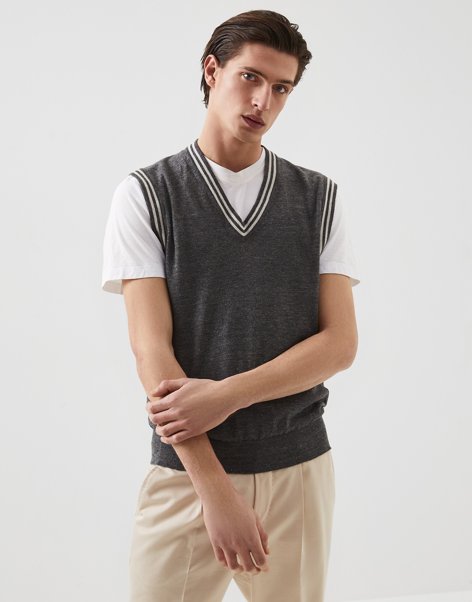 V-neck - Front view