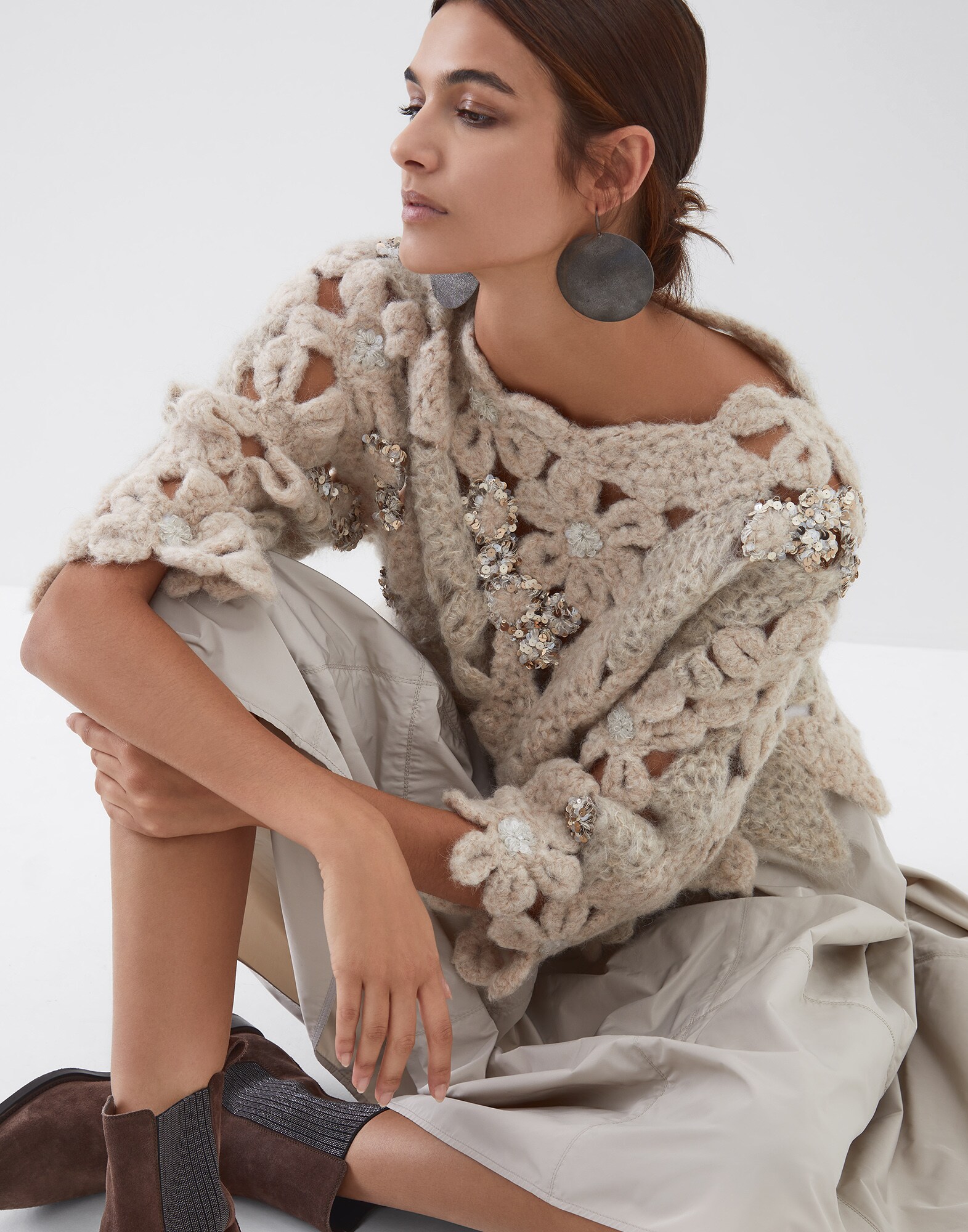 Scoop Neck - Editorial view