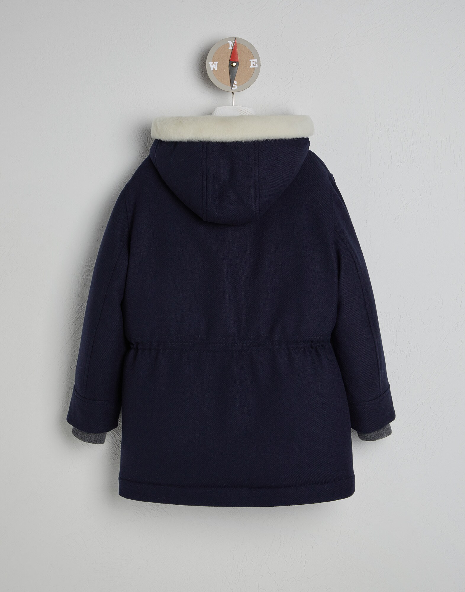 羽绒服 - 背面视角