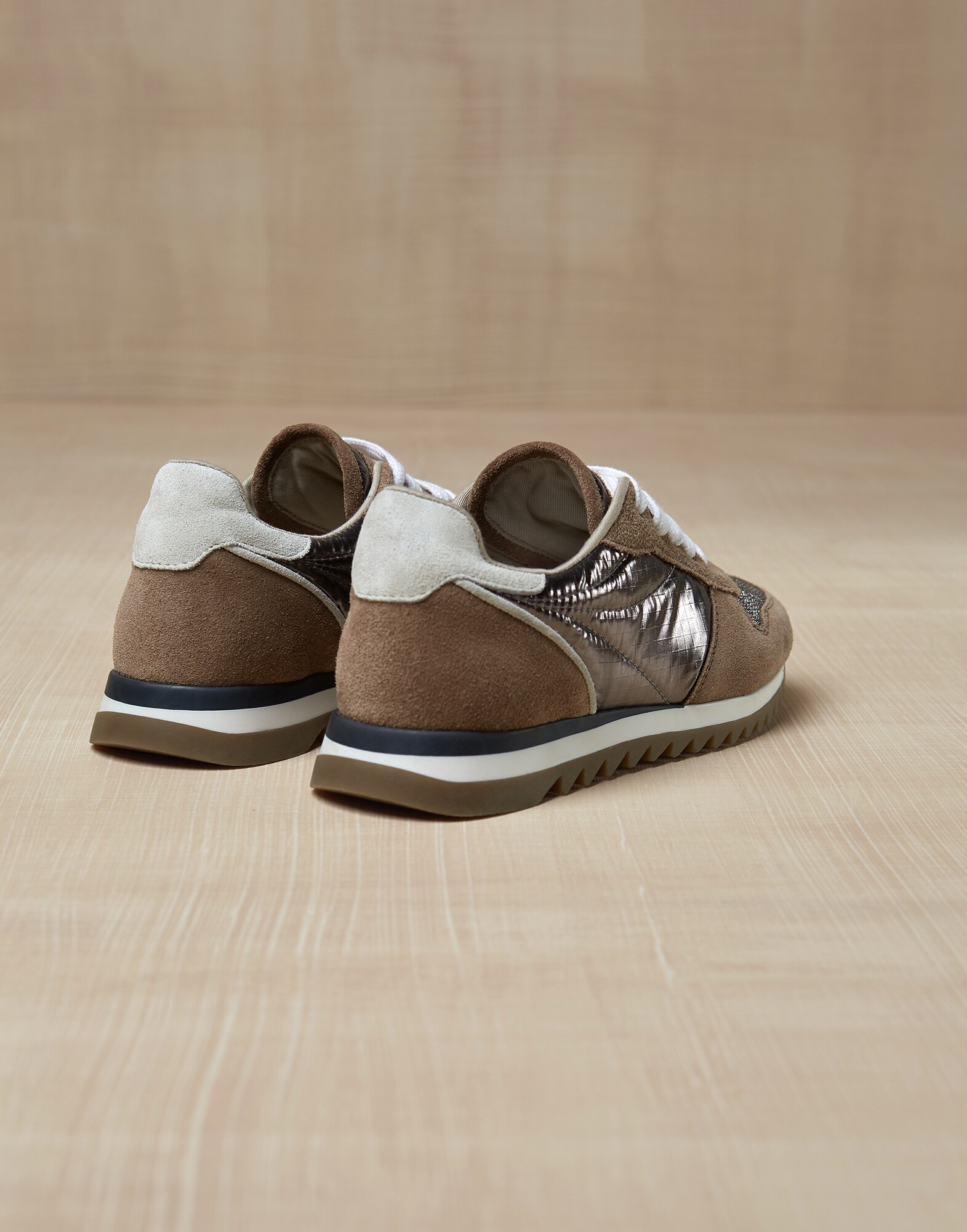 Sneakers - Back
