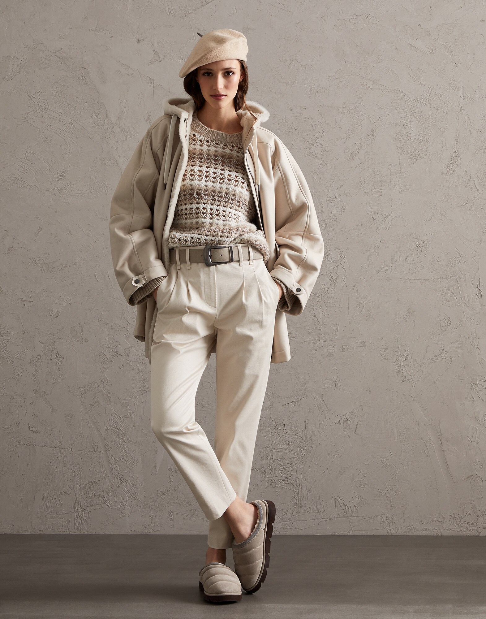 212WOUTFITMAIN1C4 image number 0