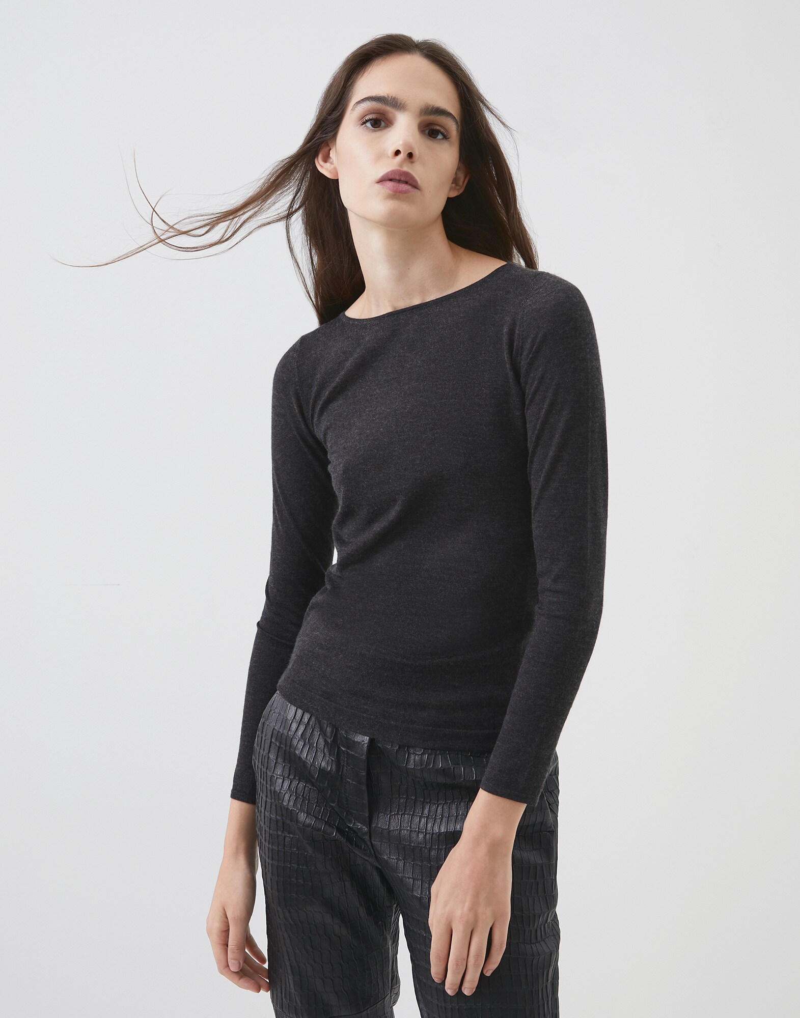 Scoop Neck - Front view