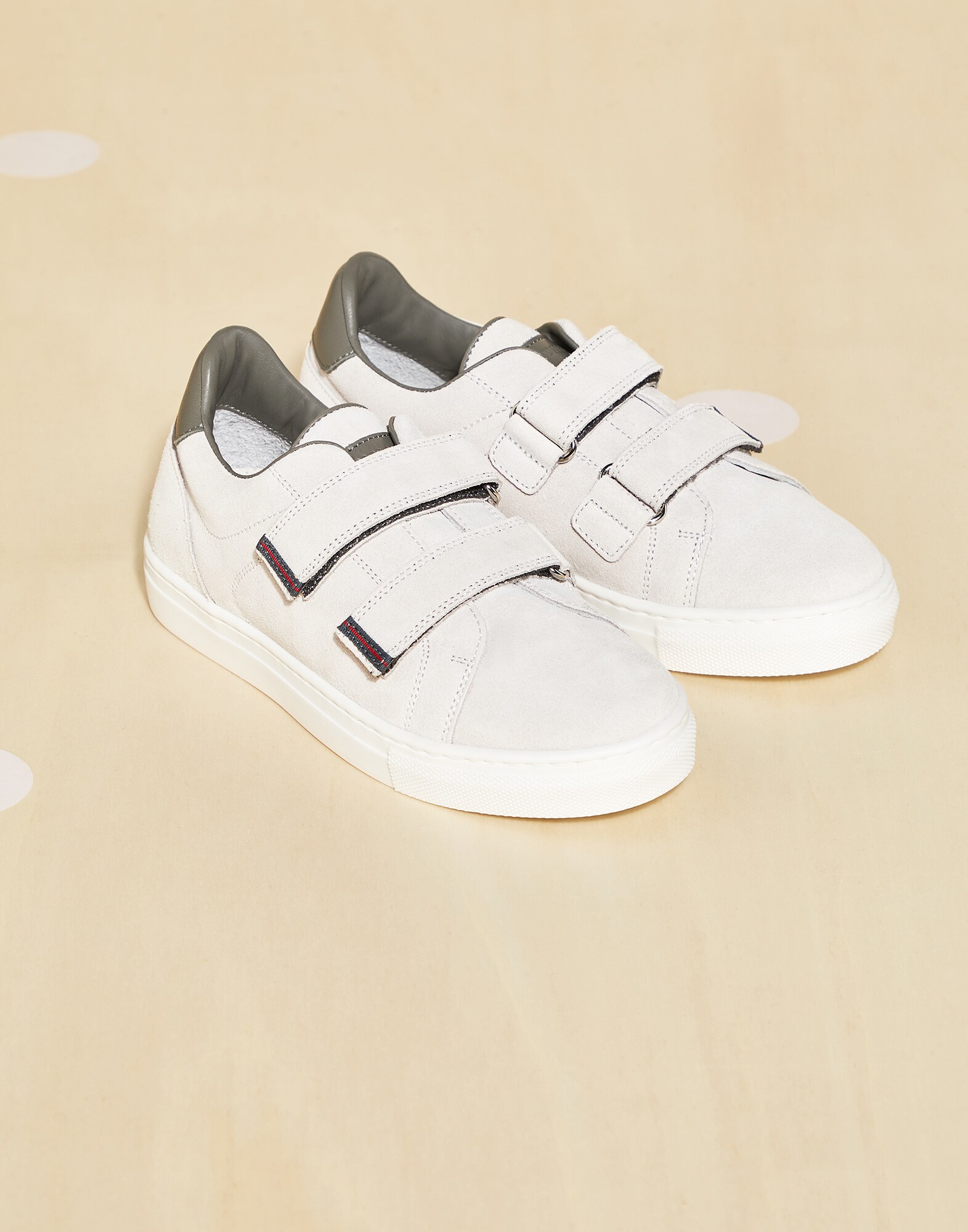 Sneakers - Front view