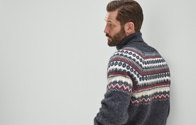 Turtleneck - Horizontal view