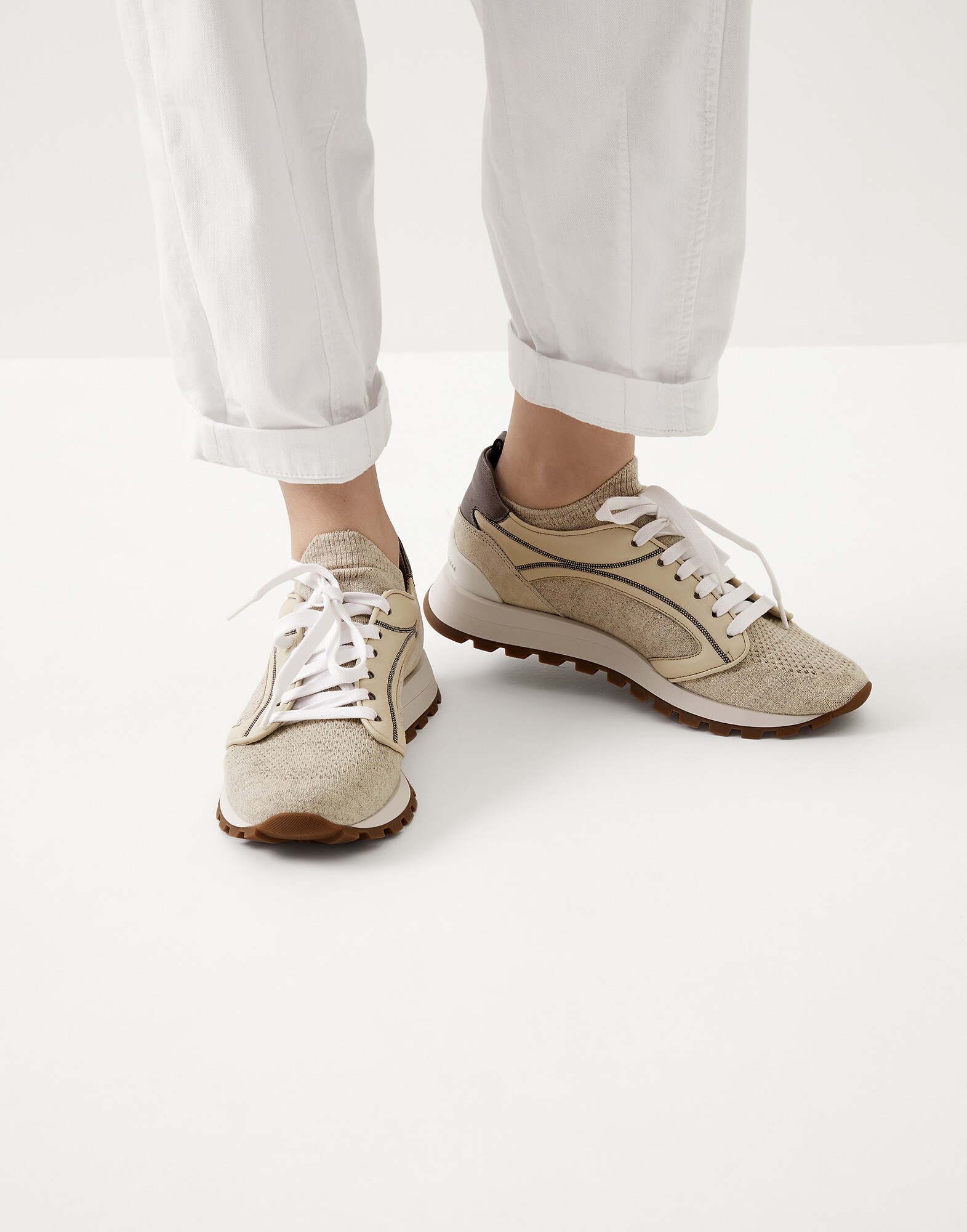 Runners - Editorial view