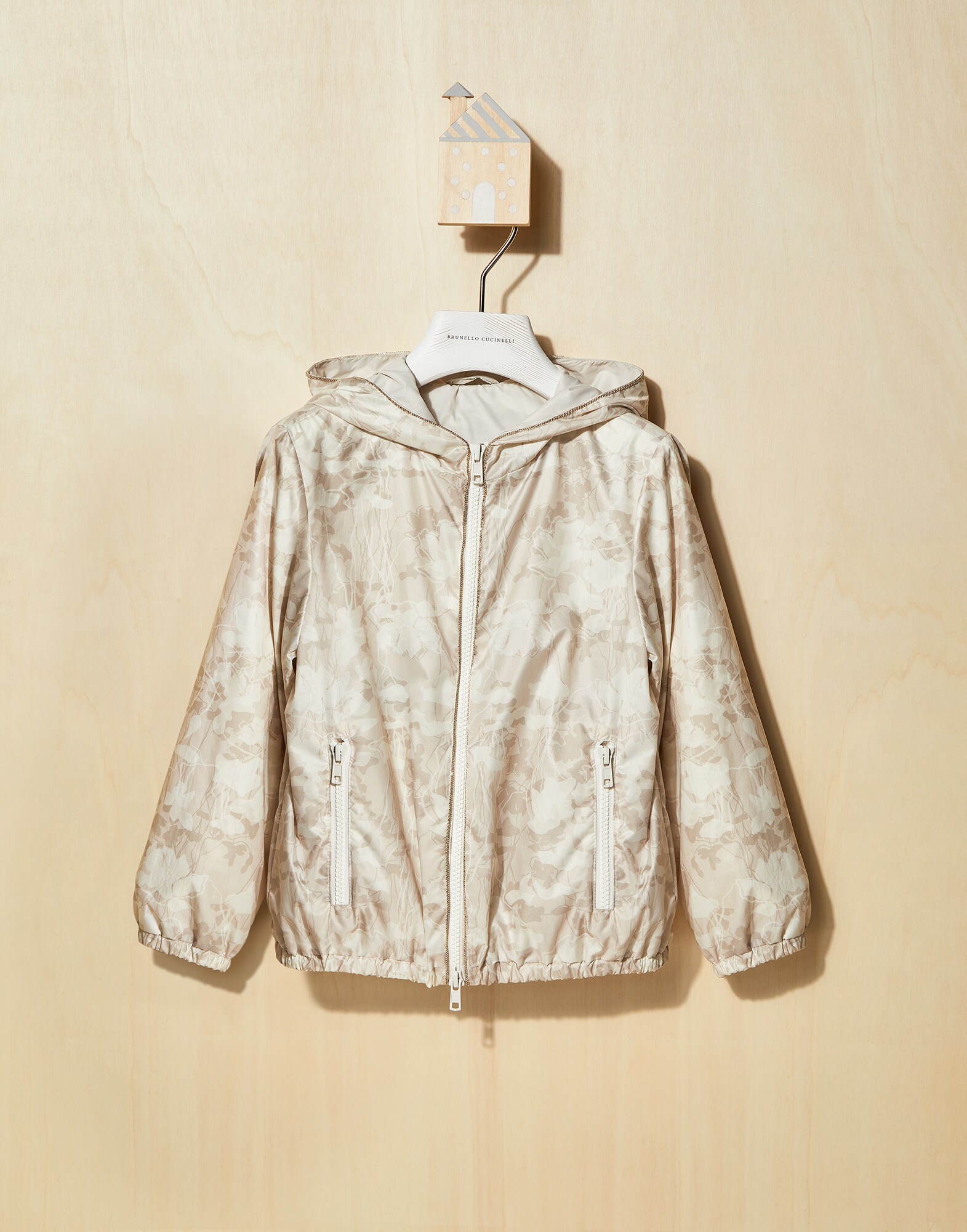 Outerwear - Vista frontal