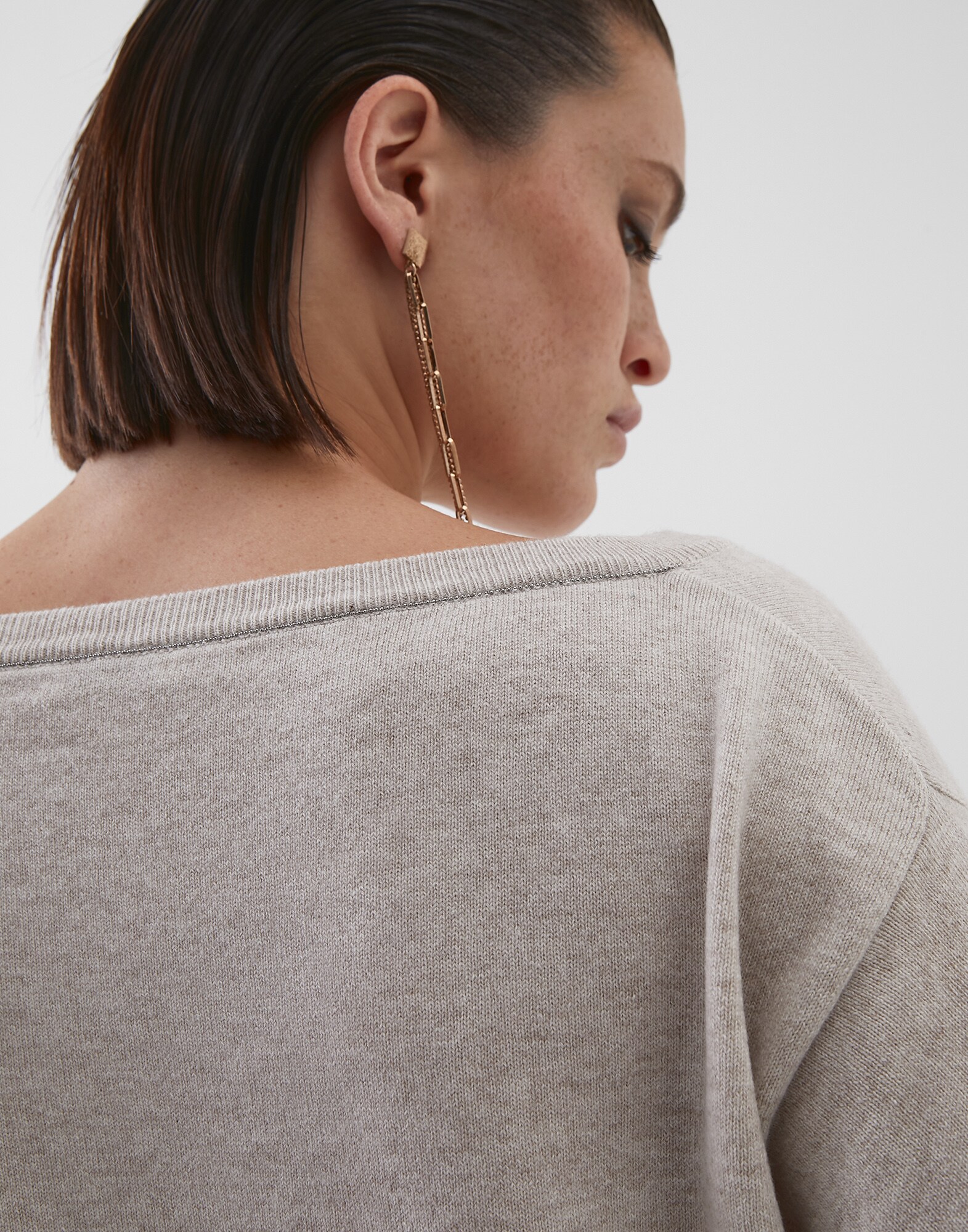 Scoop Neck - Detail