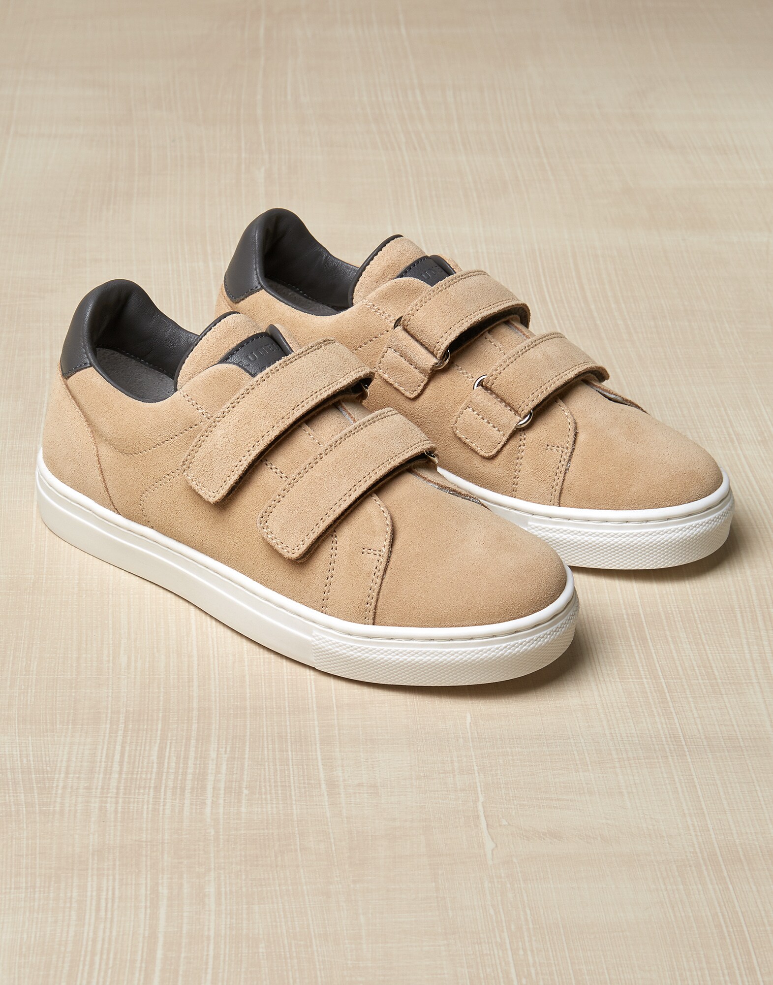 Sneakers - Front