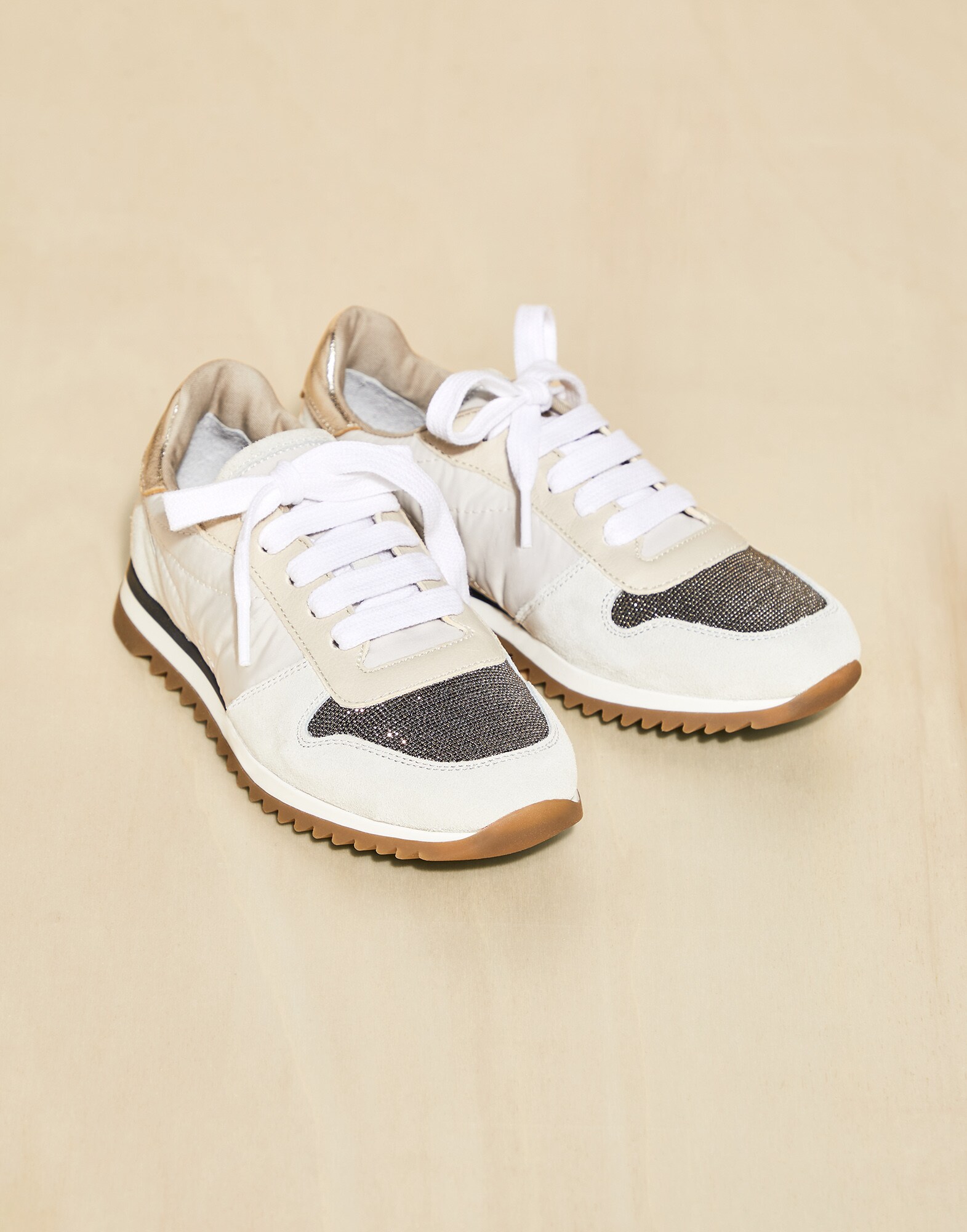 Sneakers - Front view