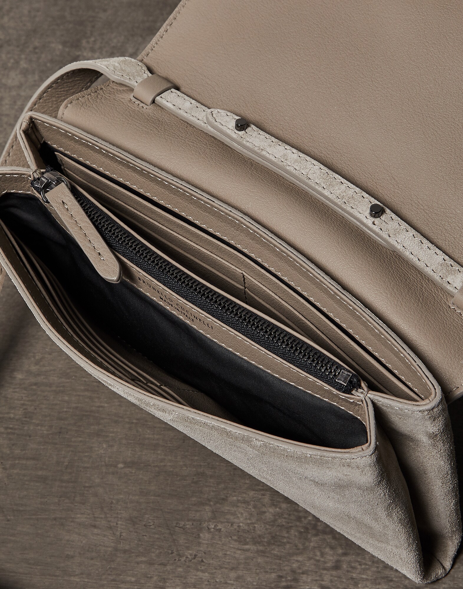 Crossbody Bag - Full look