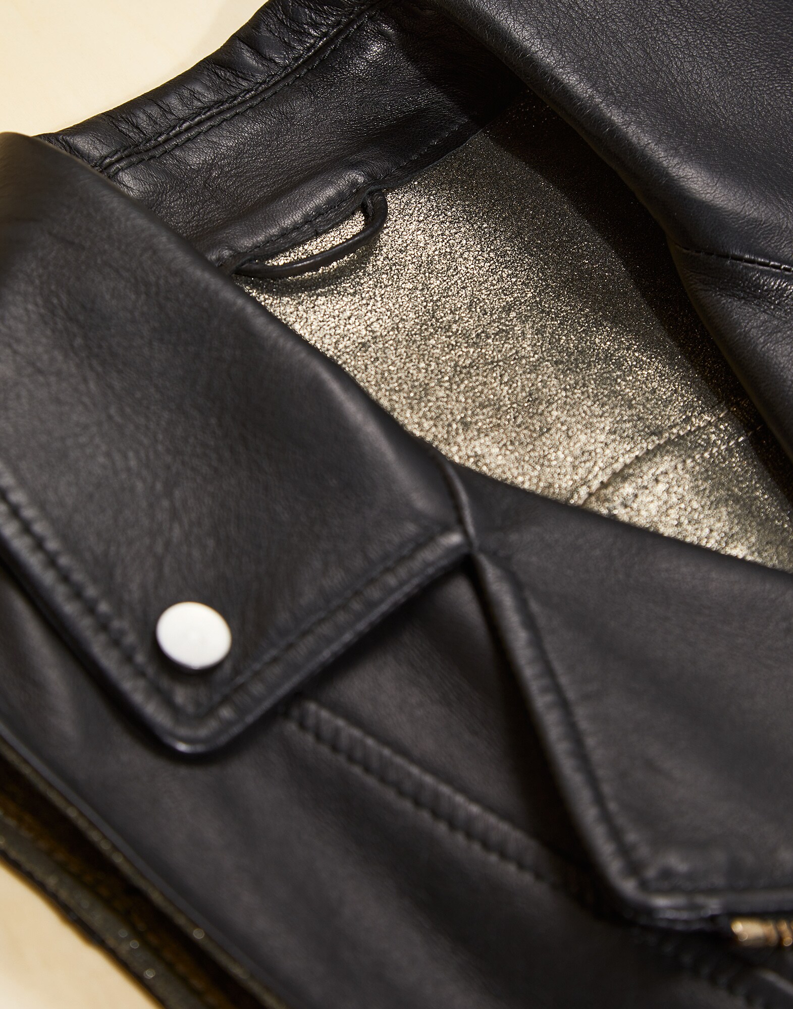 Leather - Detail view