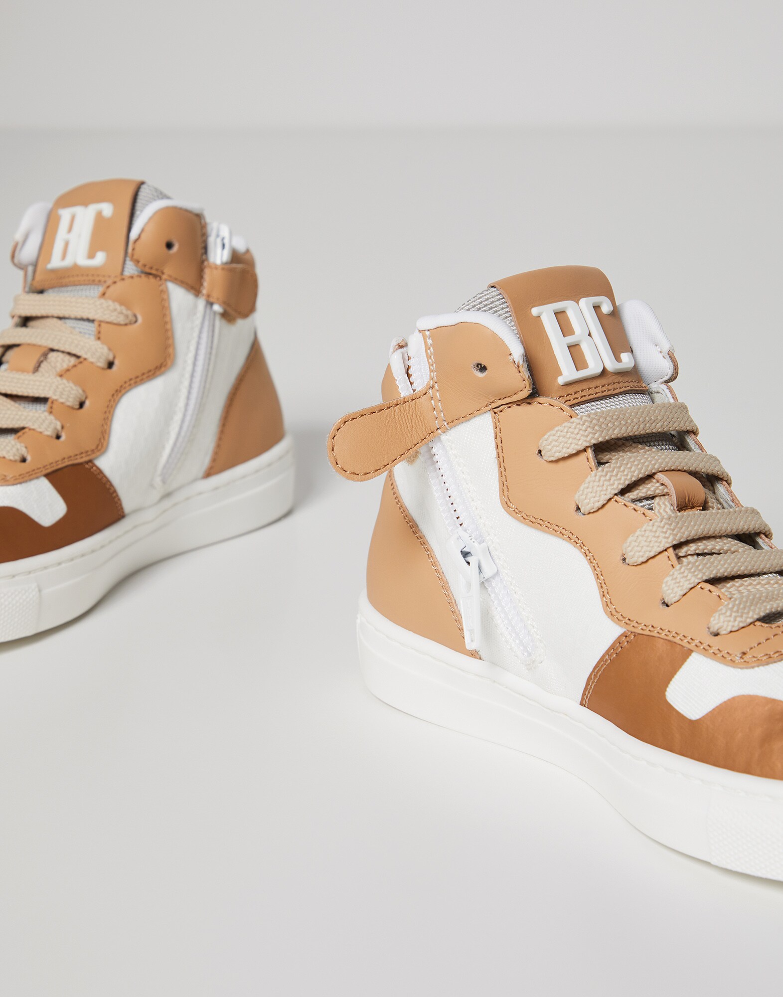 Sneakers - Detail view