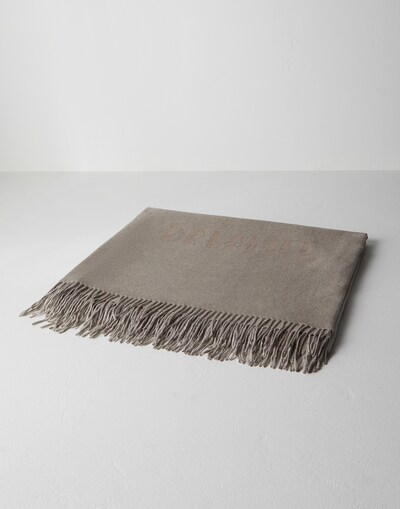 Throws - Front view