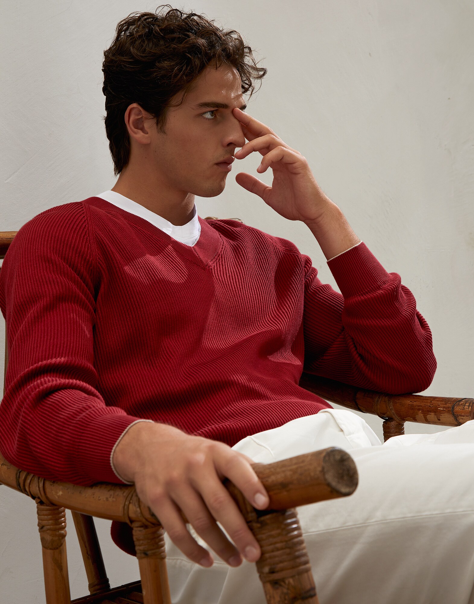 V-neck - Editorial view