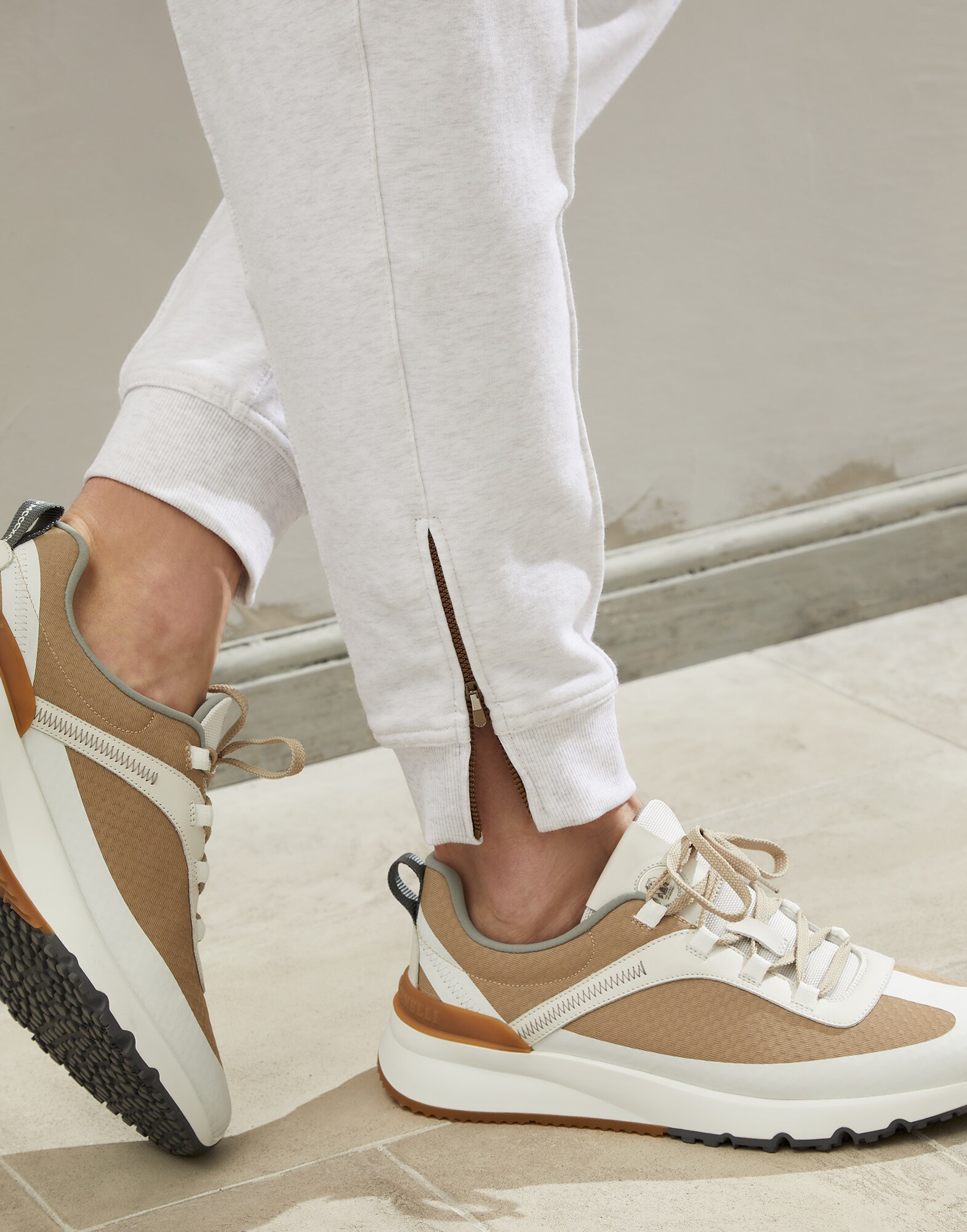 Sweatpants - Detail view
