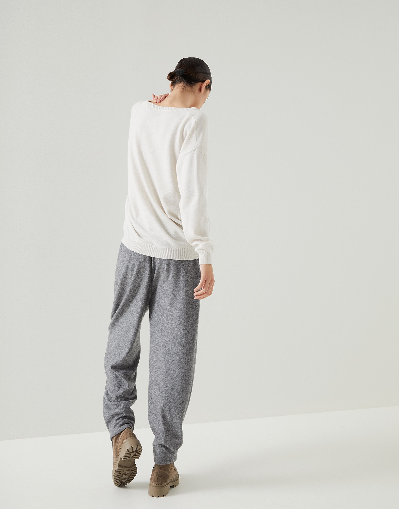 V-neck - Back view