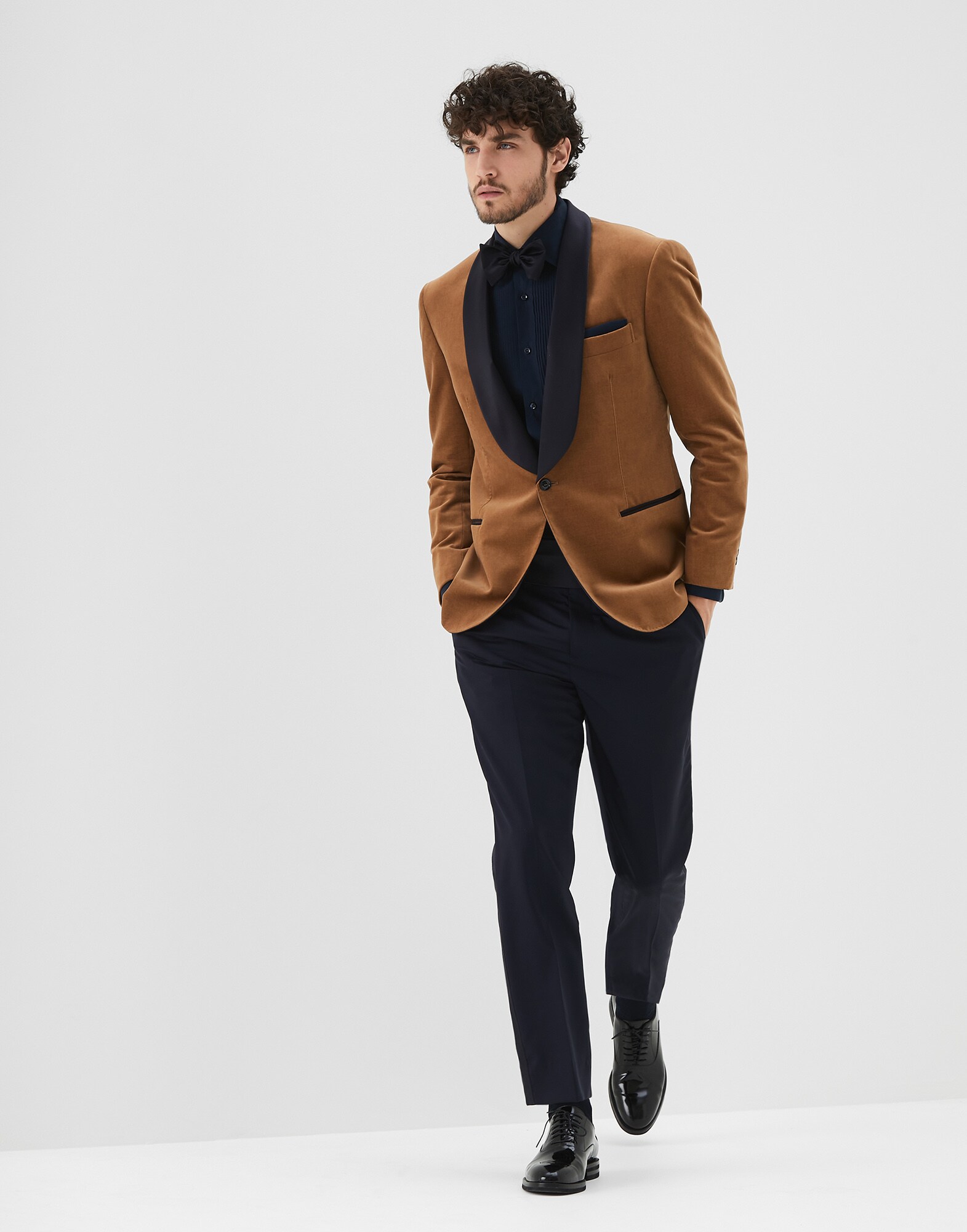 202MOUTFITSMOKING2 image number 0