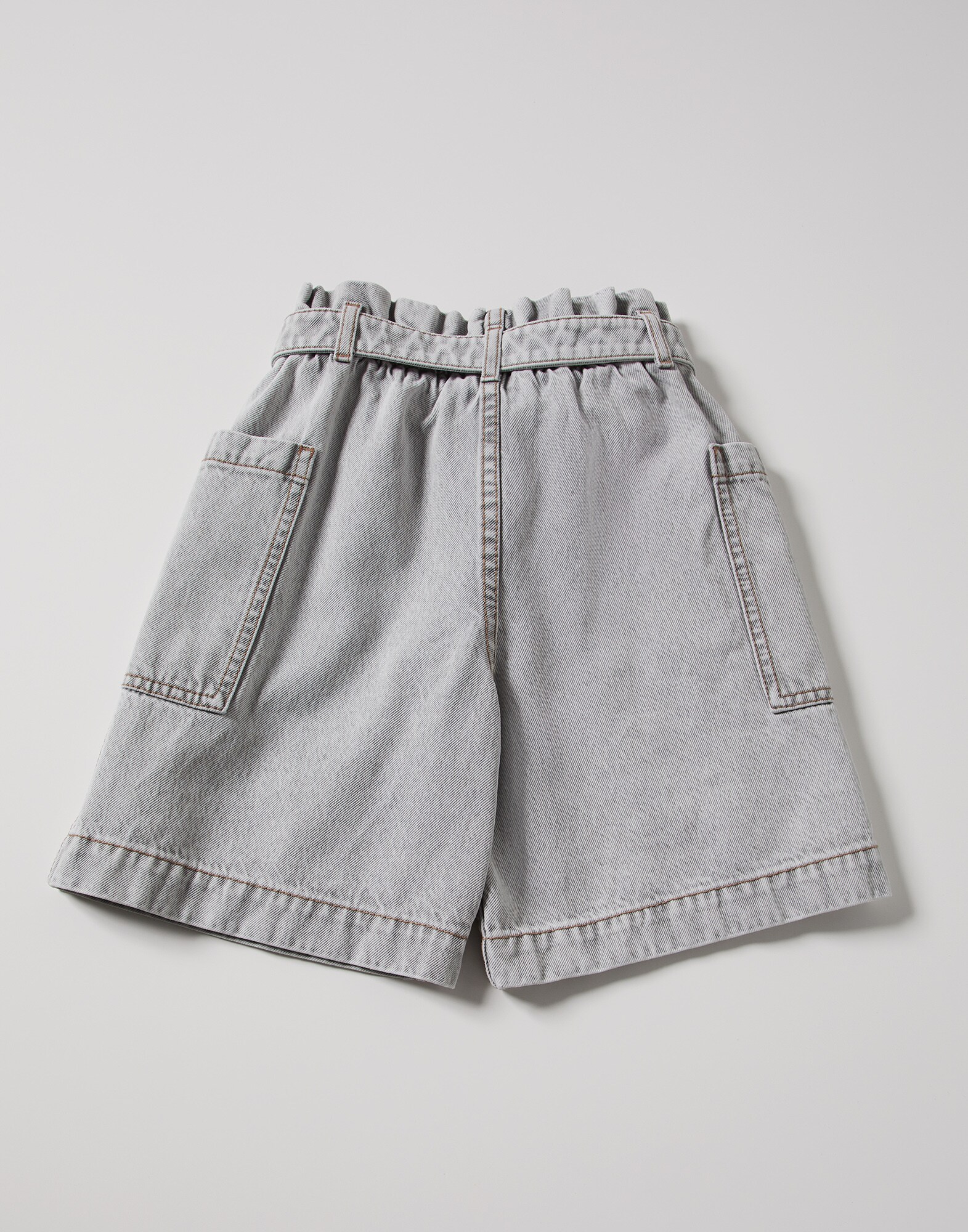 Bermuda & Shorts - Back view