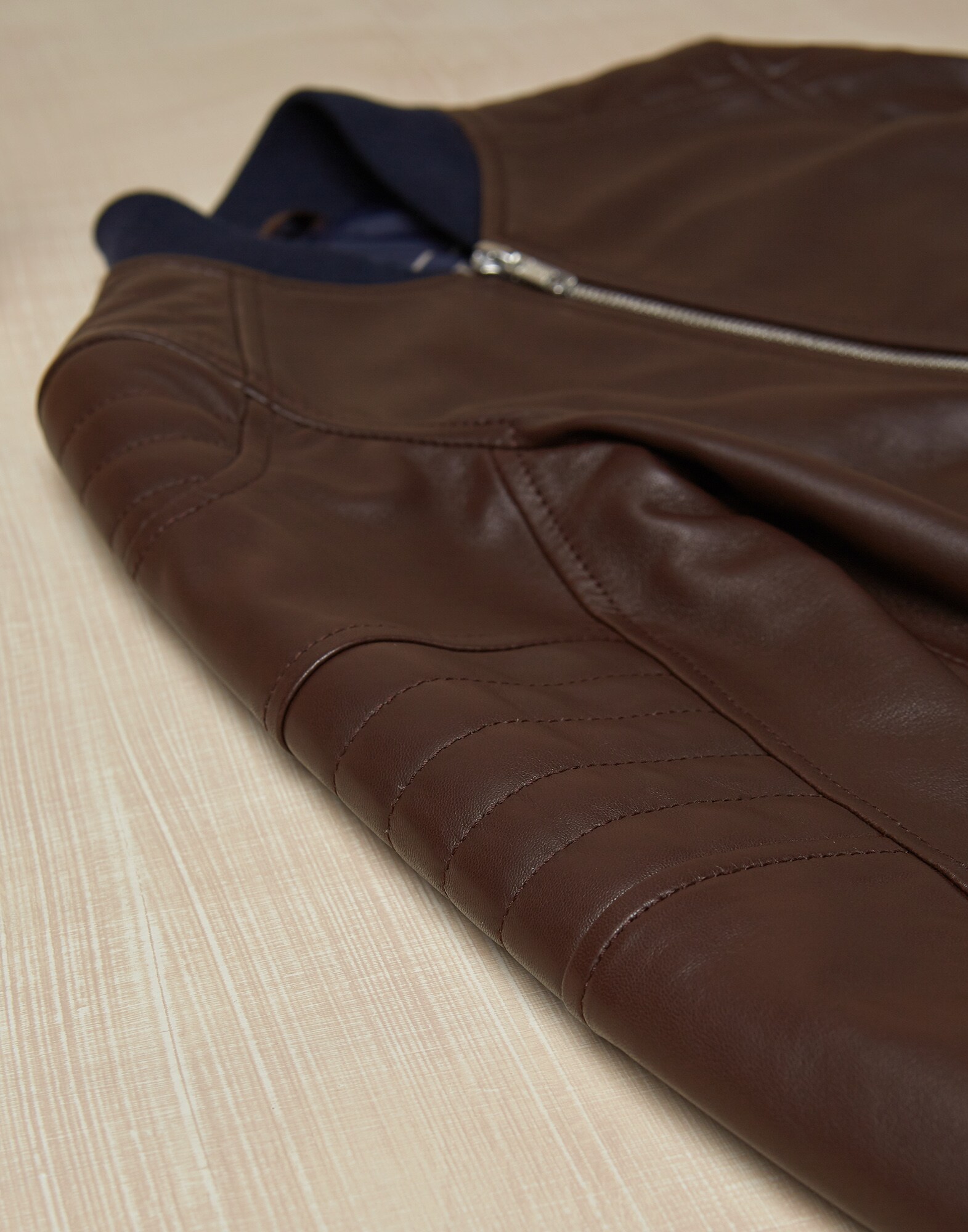 Leather - Detail view