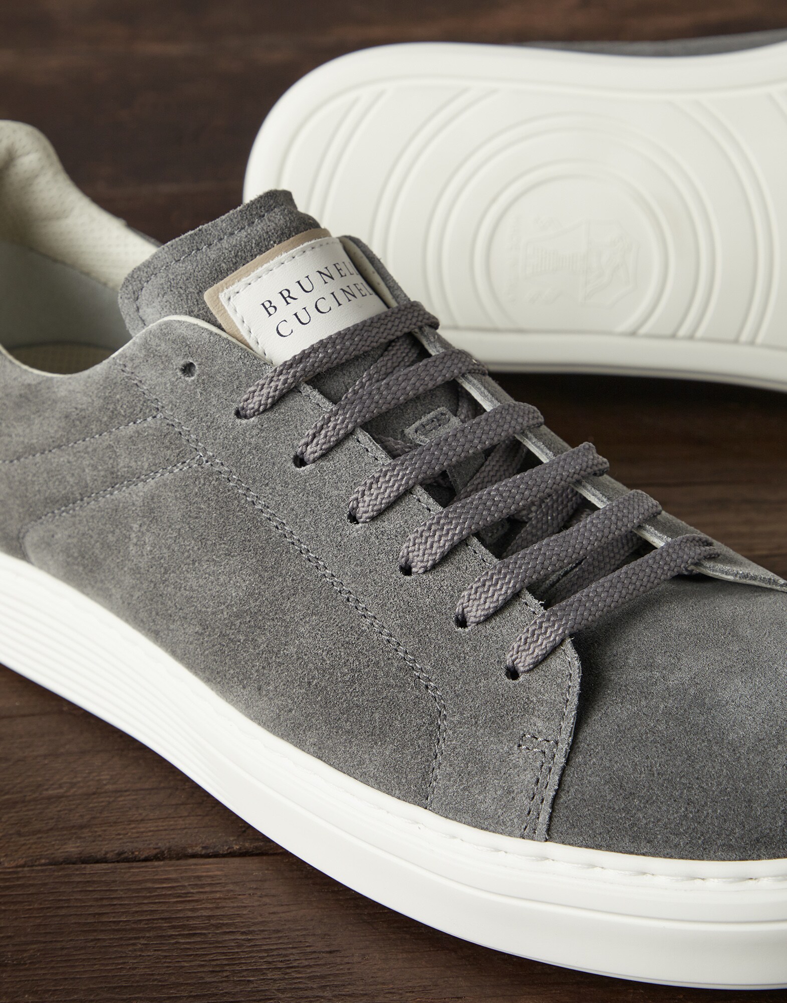 Sneakers - Detail view