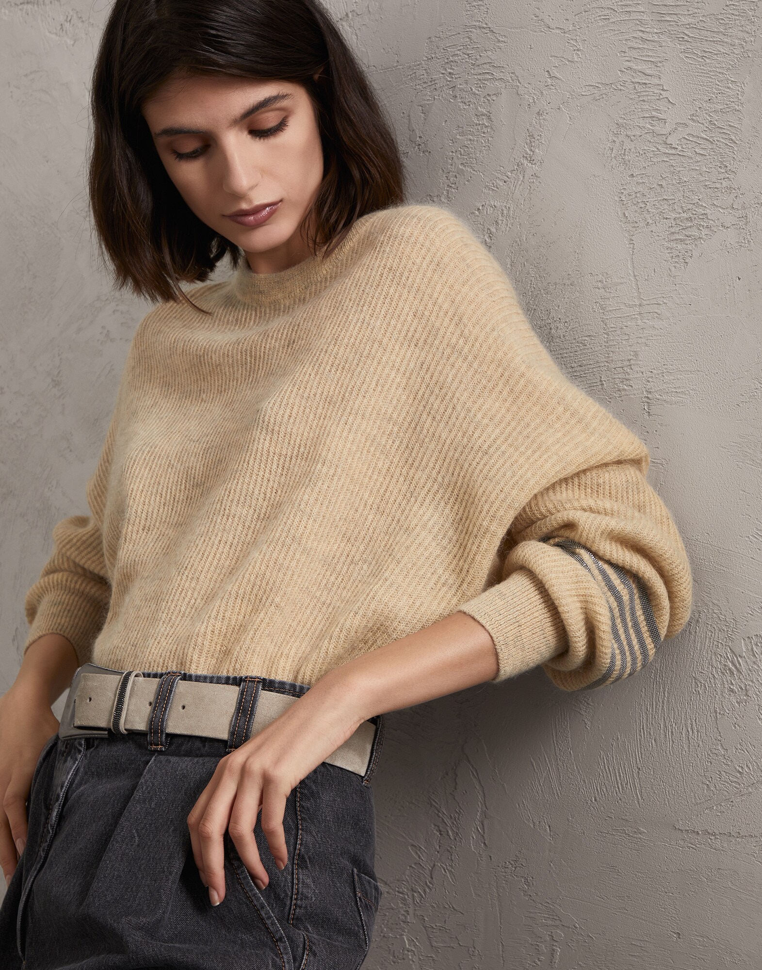 Crewneck - Editorial view