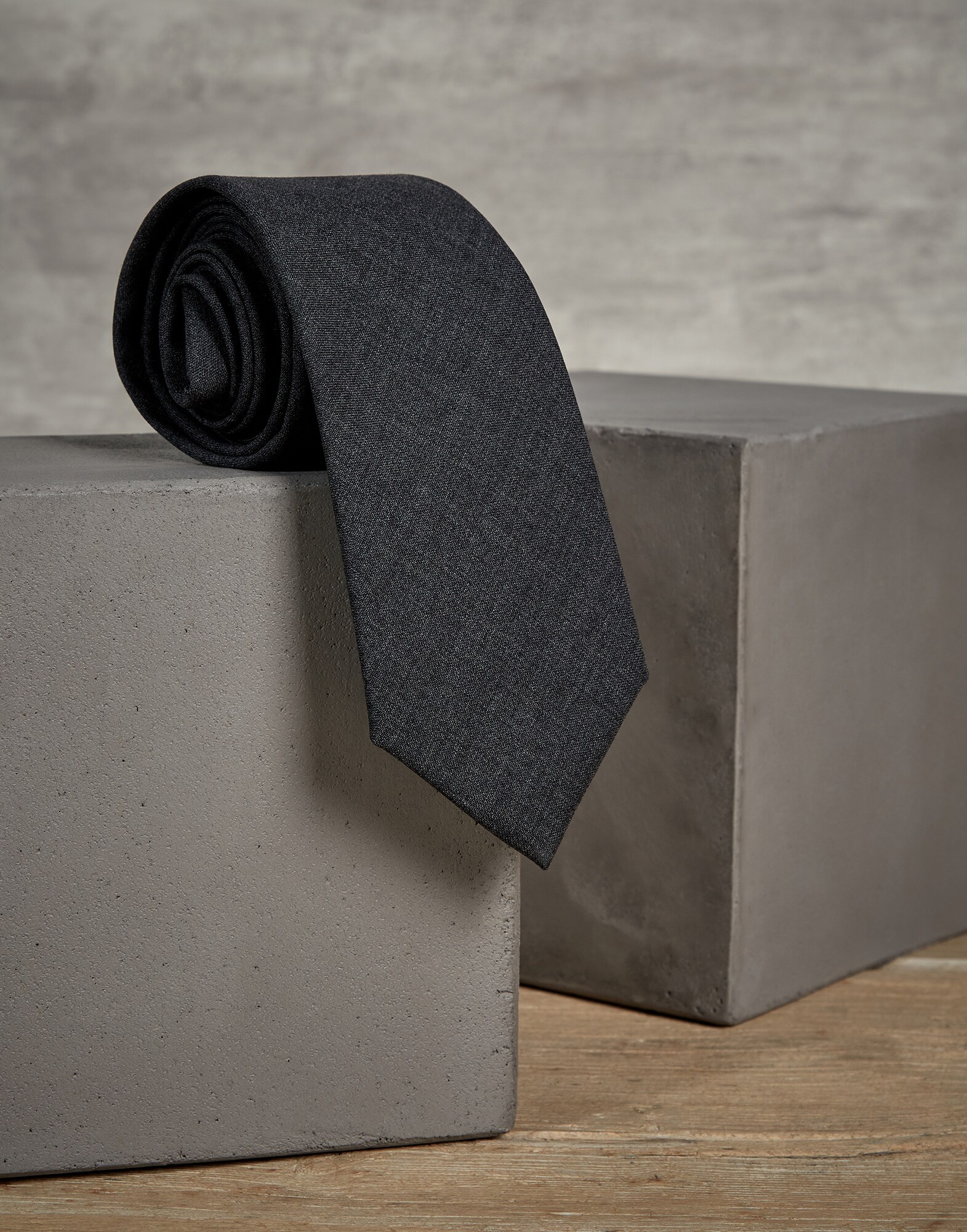 Tie - Detail view
