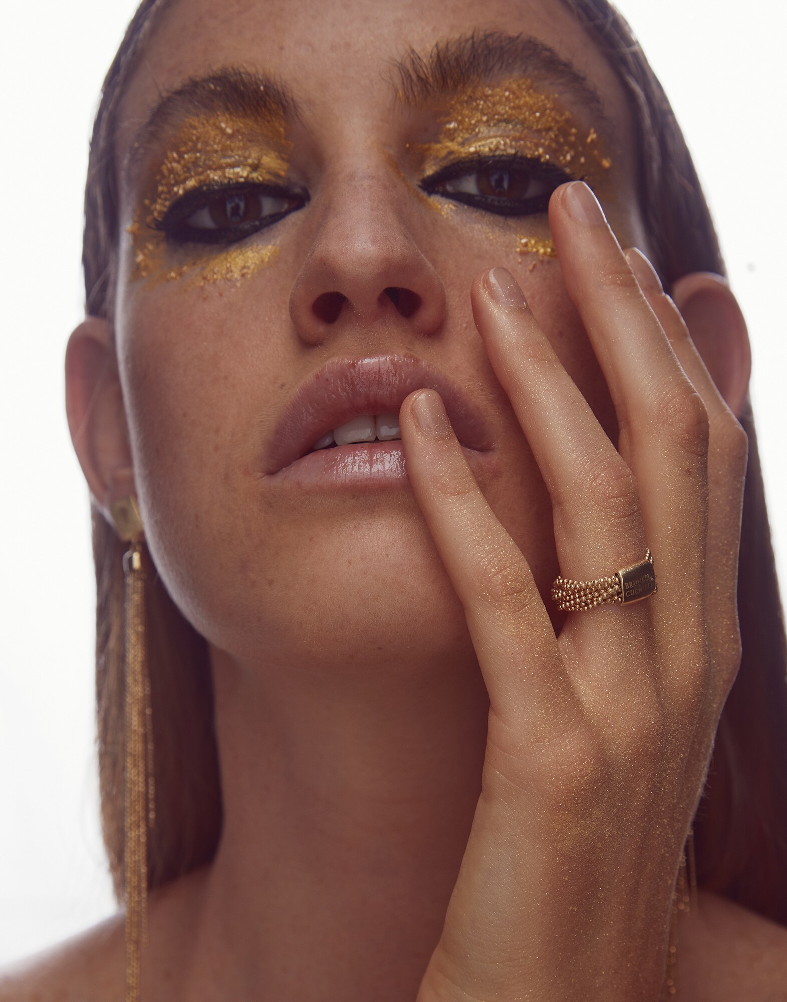 Ring - Editorial