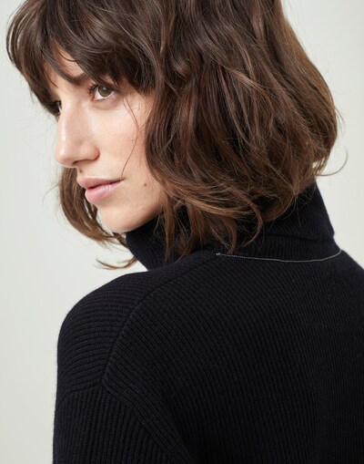 Turtleneck - Detail view