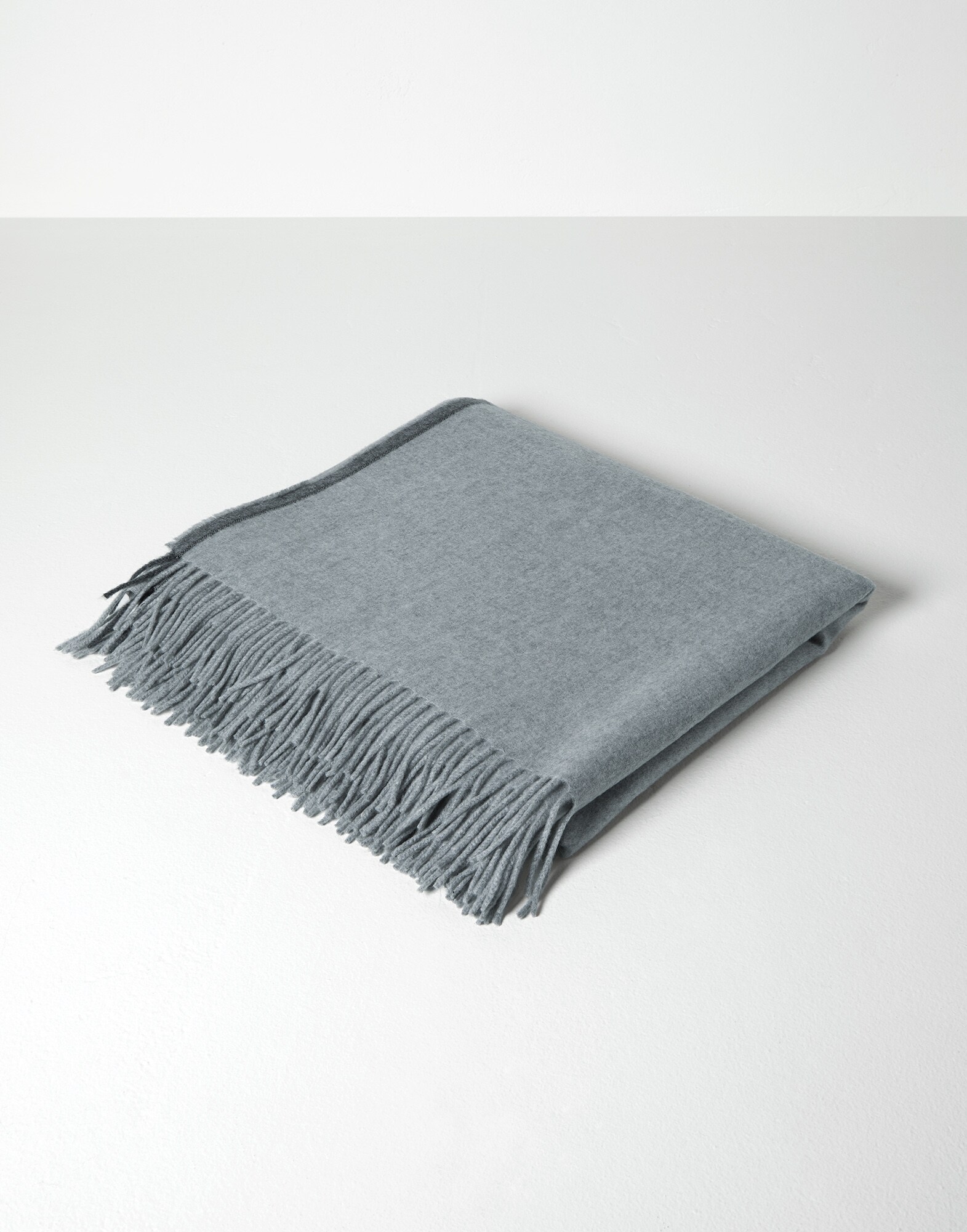 Throws - Front view