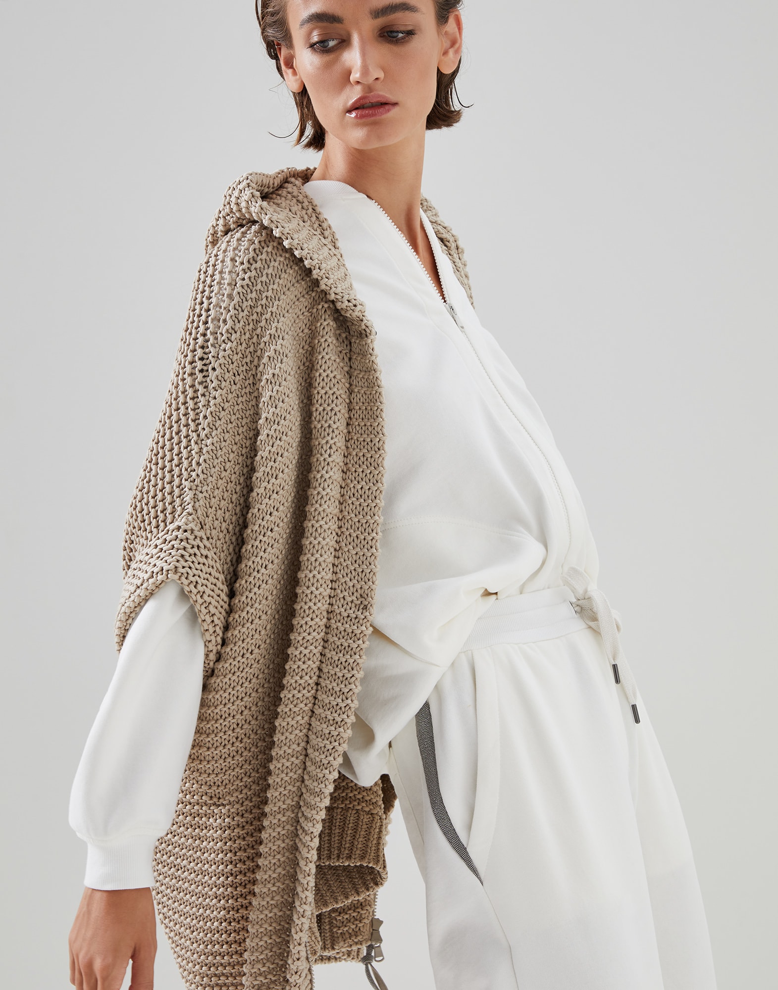 Outerwear-Strickjacke - Editorial-Ansicht