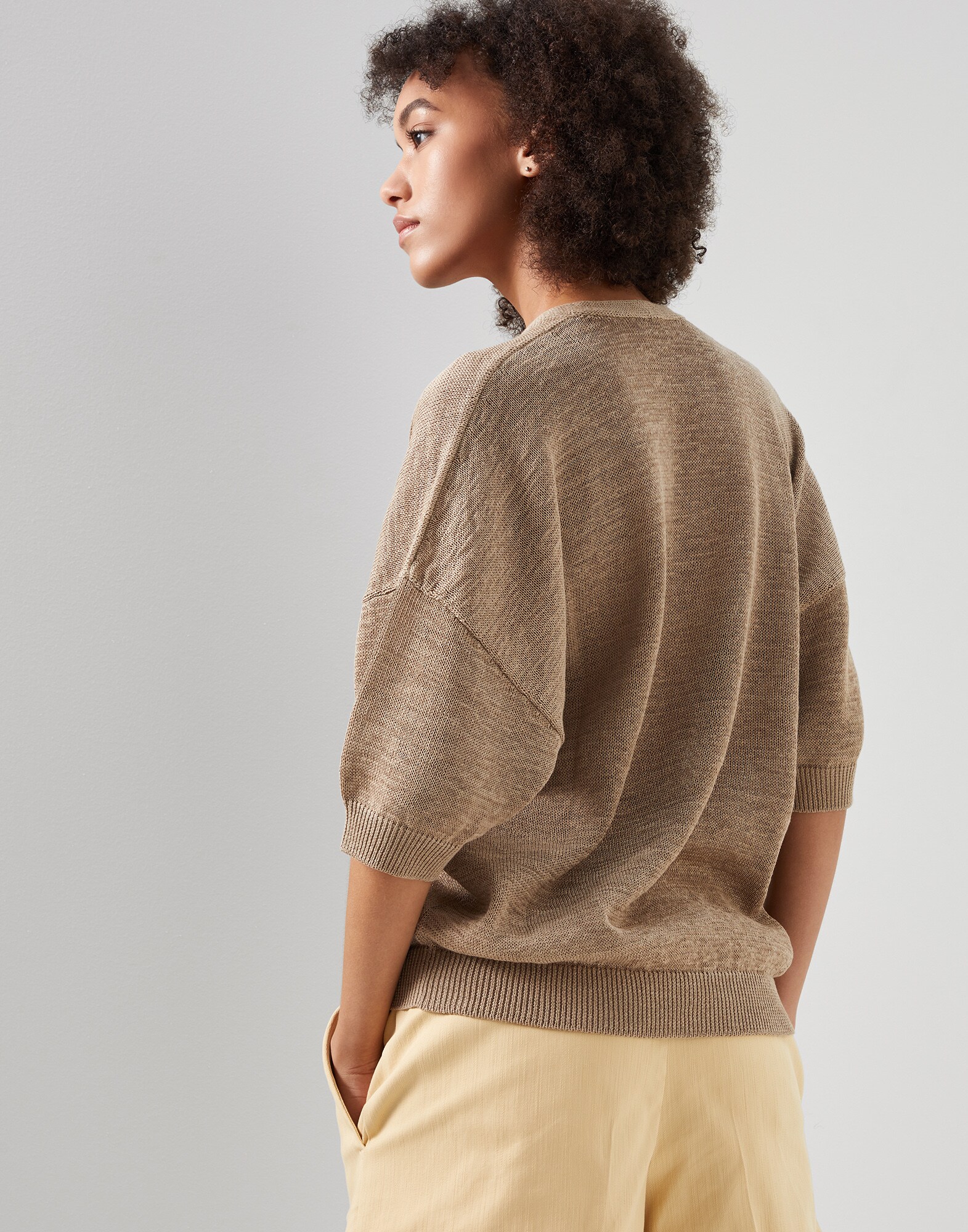 V-neck - Back view