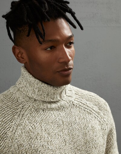 Turtleneck - Detail view