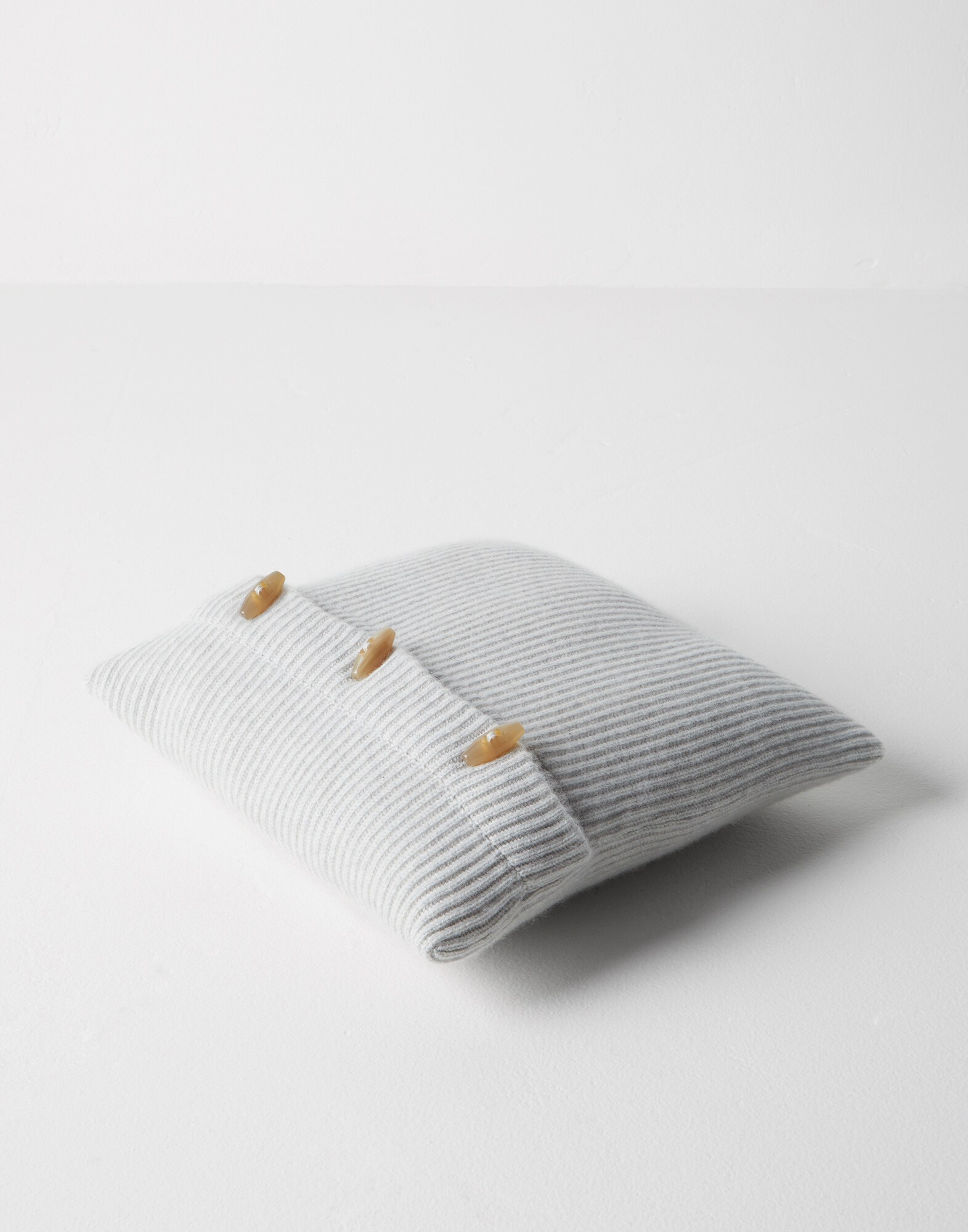 Blankets & Cushions - Back view