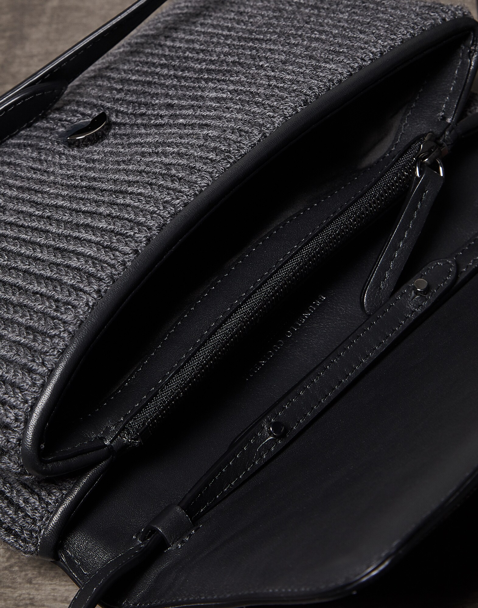Crossbody Bag - Full look
