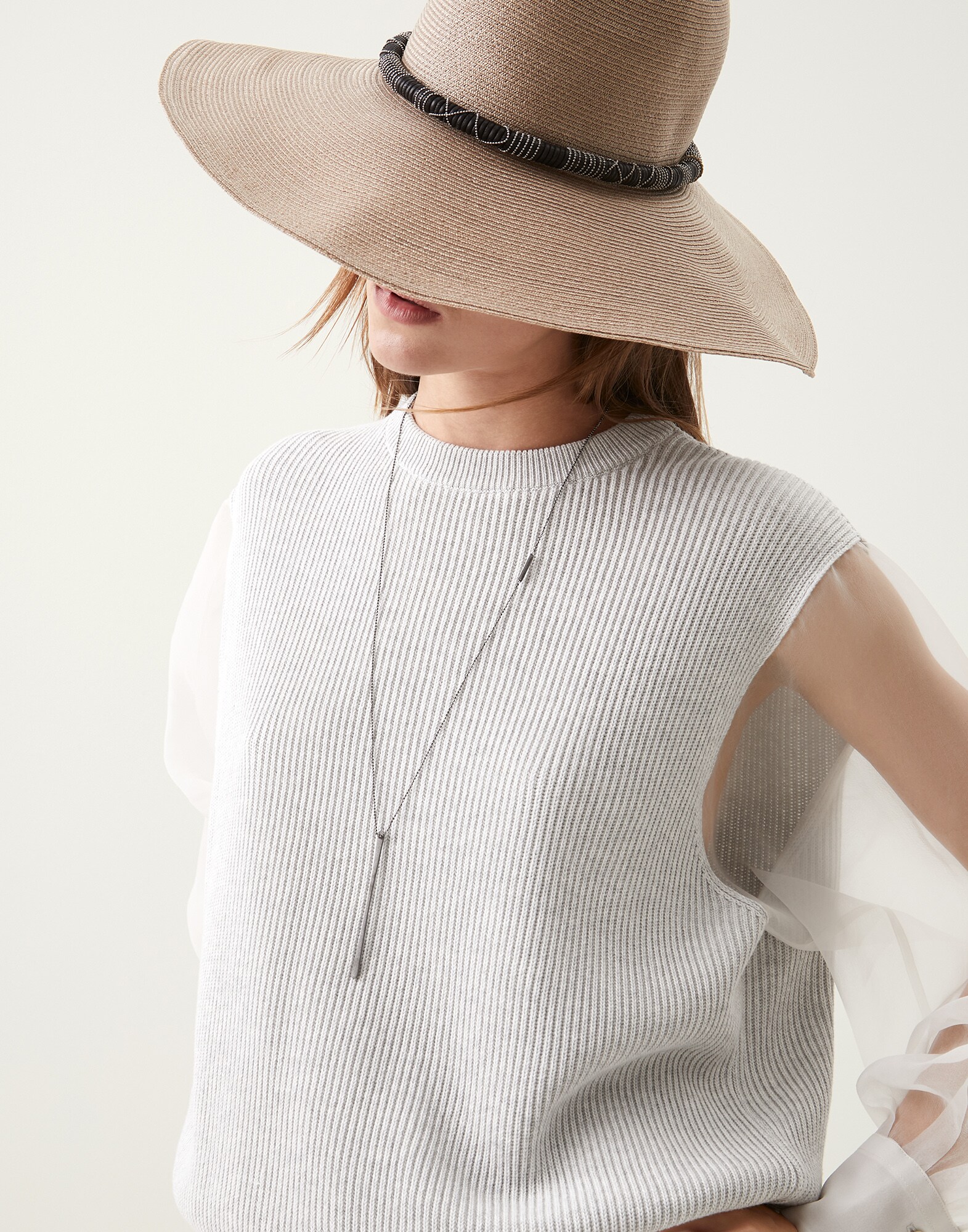 Collar - Editorial