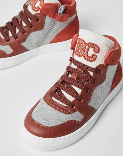 Sneakers - Detail view