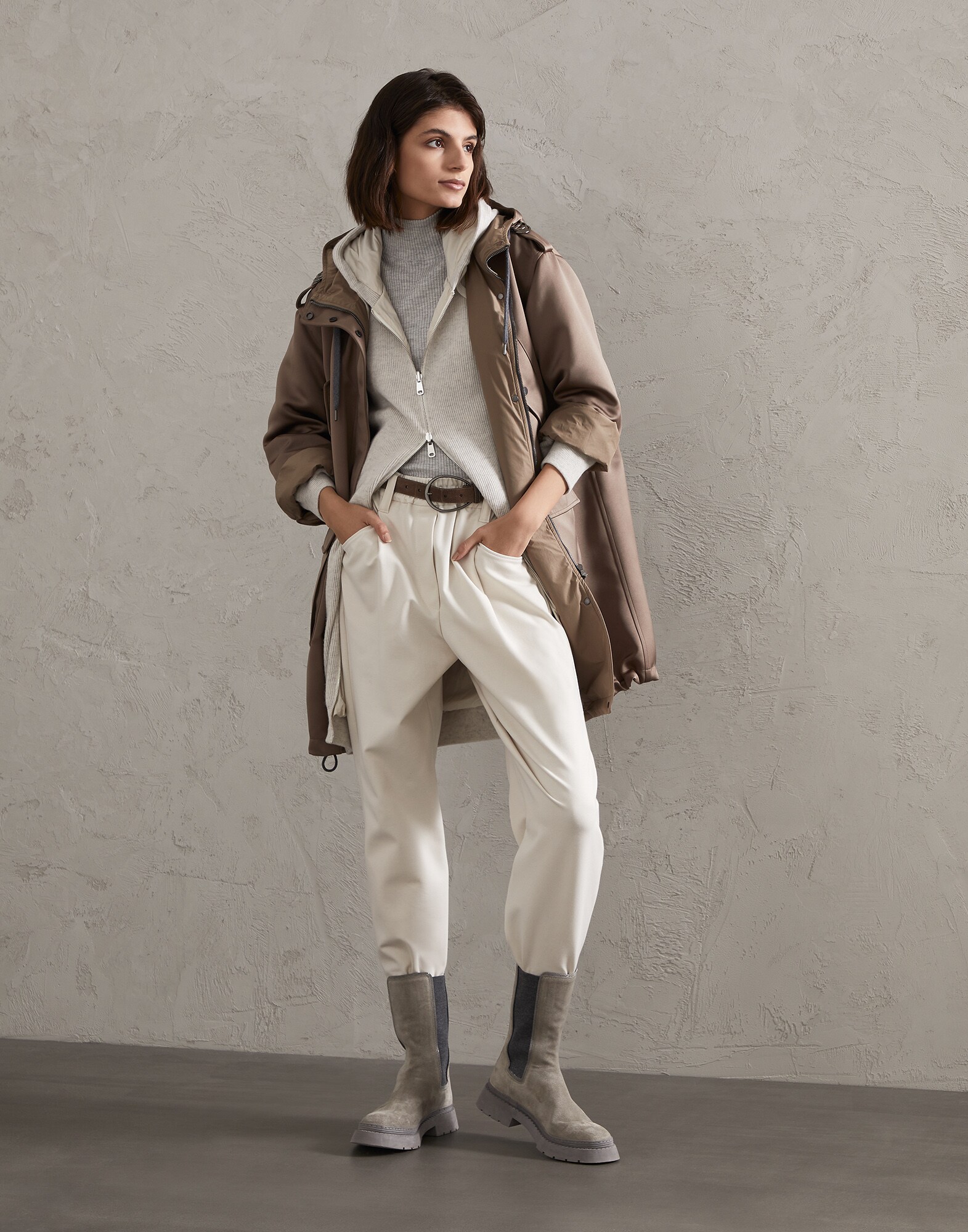 212WOUTFITEXTRAMAY2 image number 0