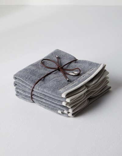 Terrycloth hand towels Medium Grey Lifestyle - Brunello Cucinelli 