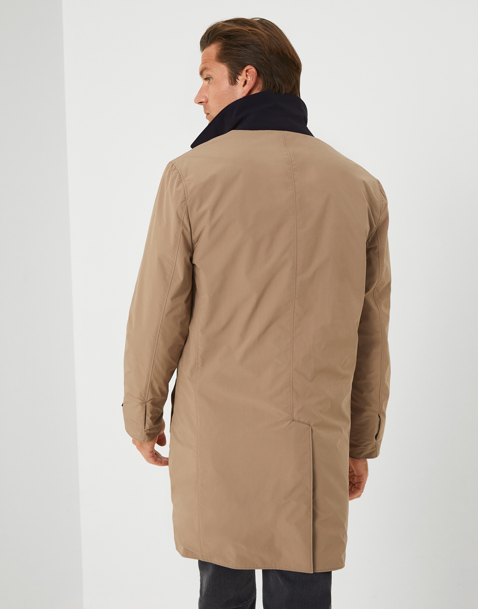 Outerwear - Vista trasera