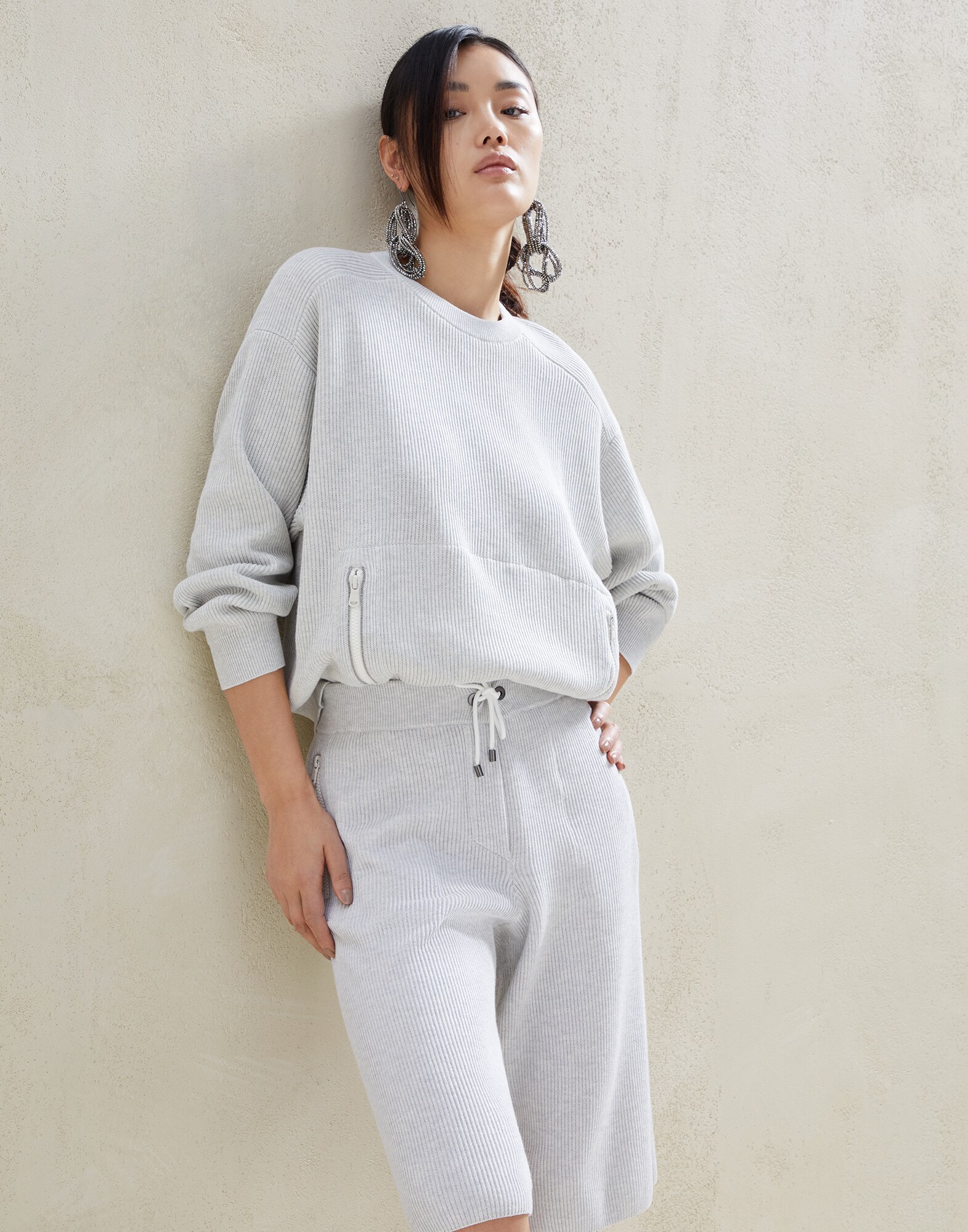 Sweatshirt - Editorial view