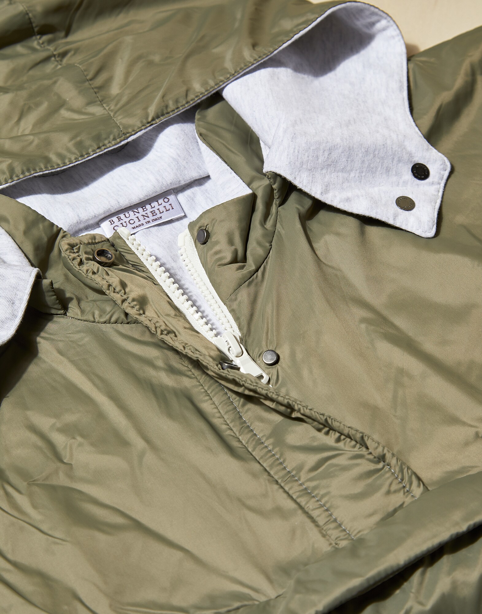 Outerwear - Vista de detalle