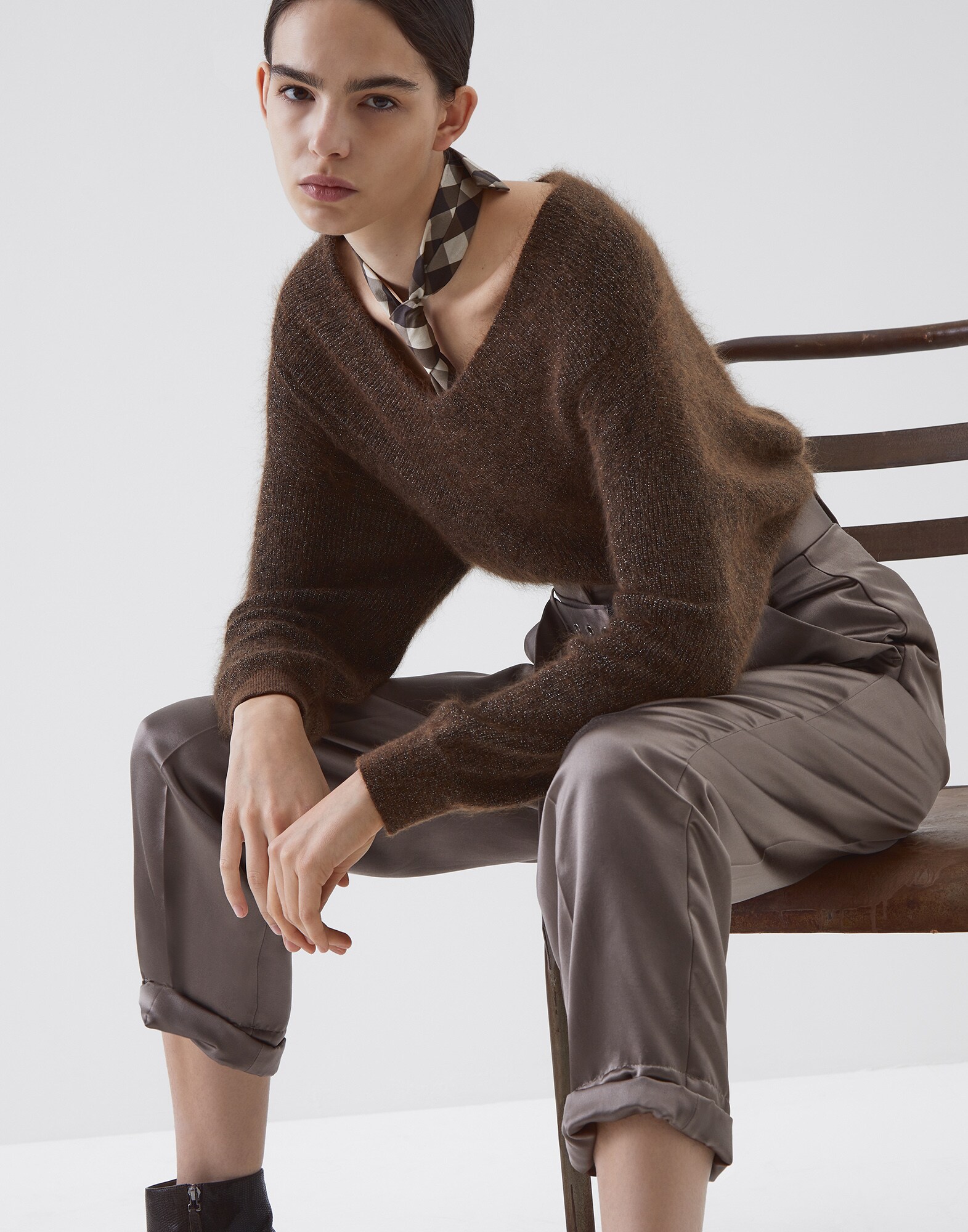 Scoop Neck - Editorial view