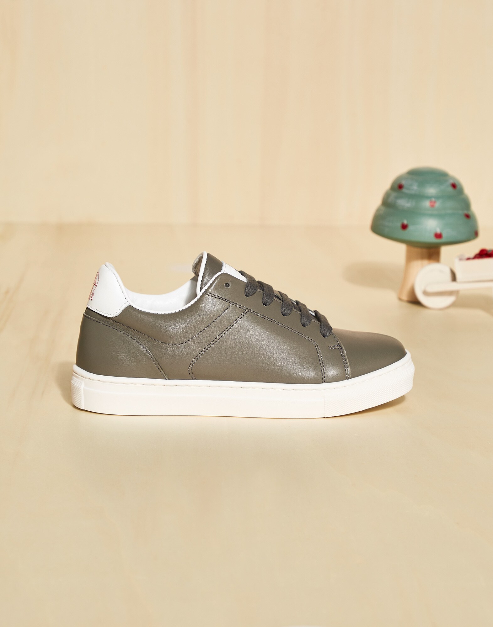 Sneakers - Editorial view
