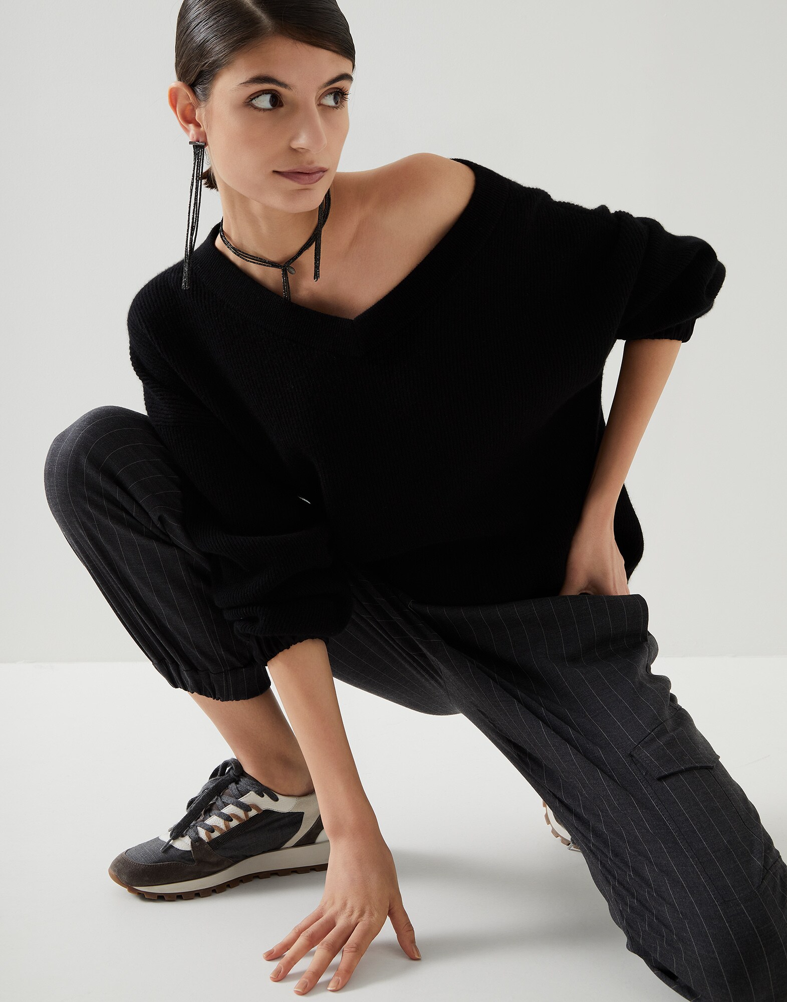 V-neck - Editorial view